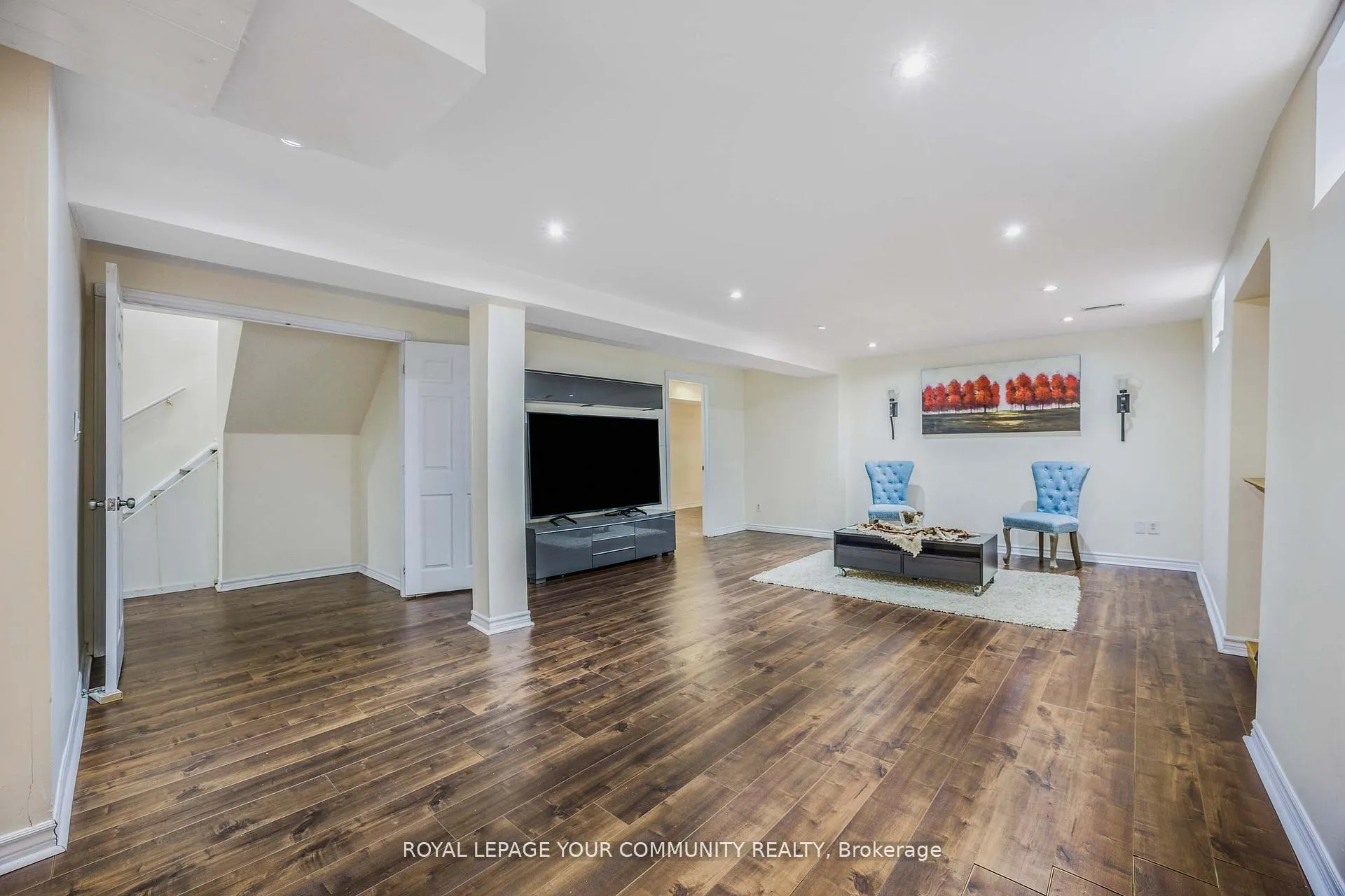 Photo 21 of 261 Hoover Drive W, Pickering, Rougemount — HOMEH
