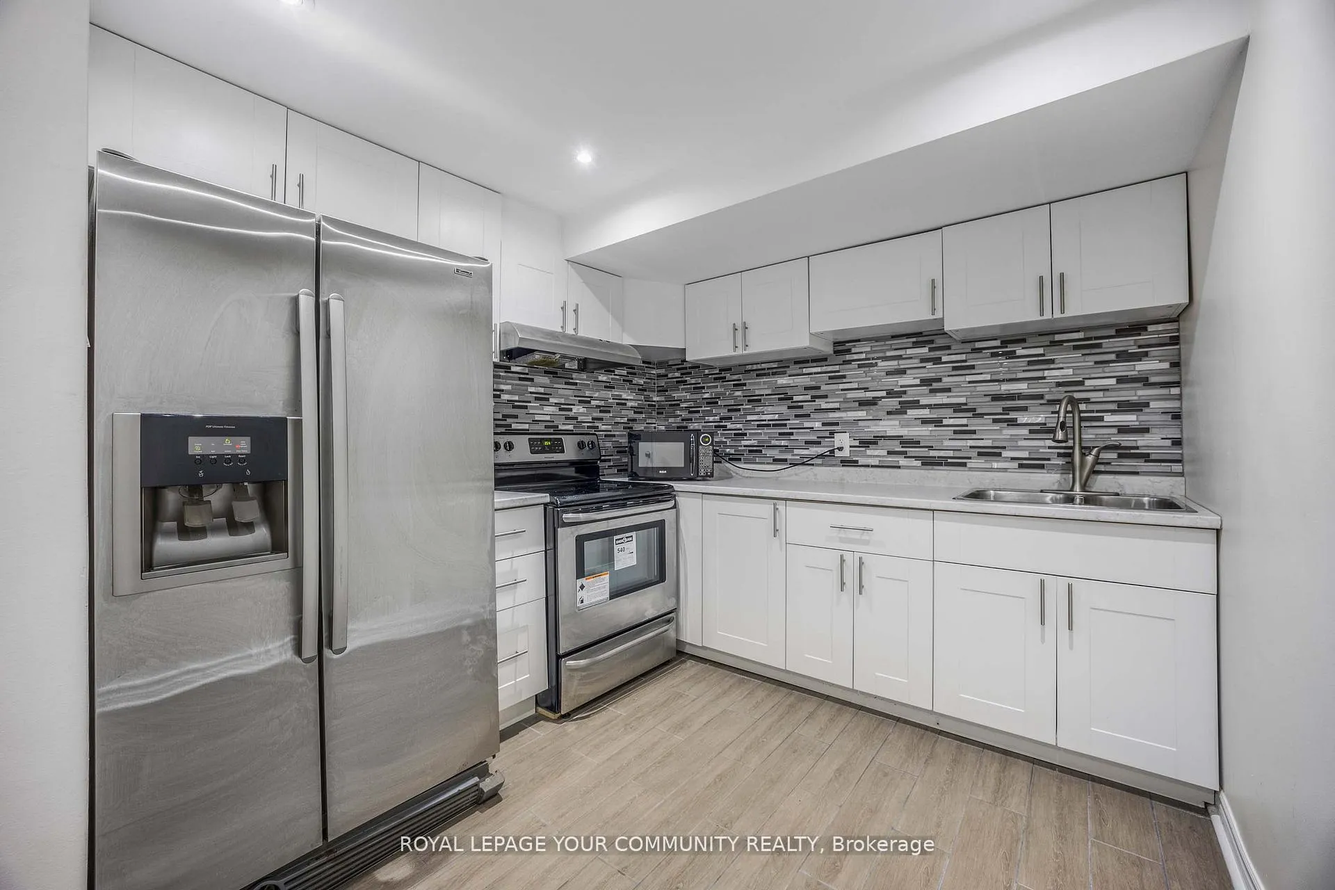 Photo 26 of 261 Hoover Drive W, Pickering, Rougemount — HOMEH