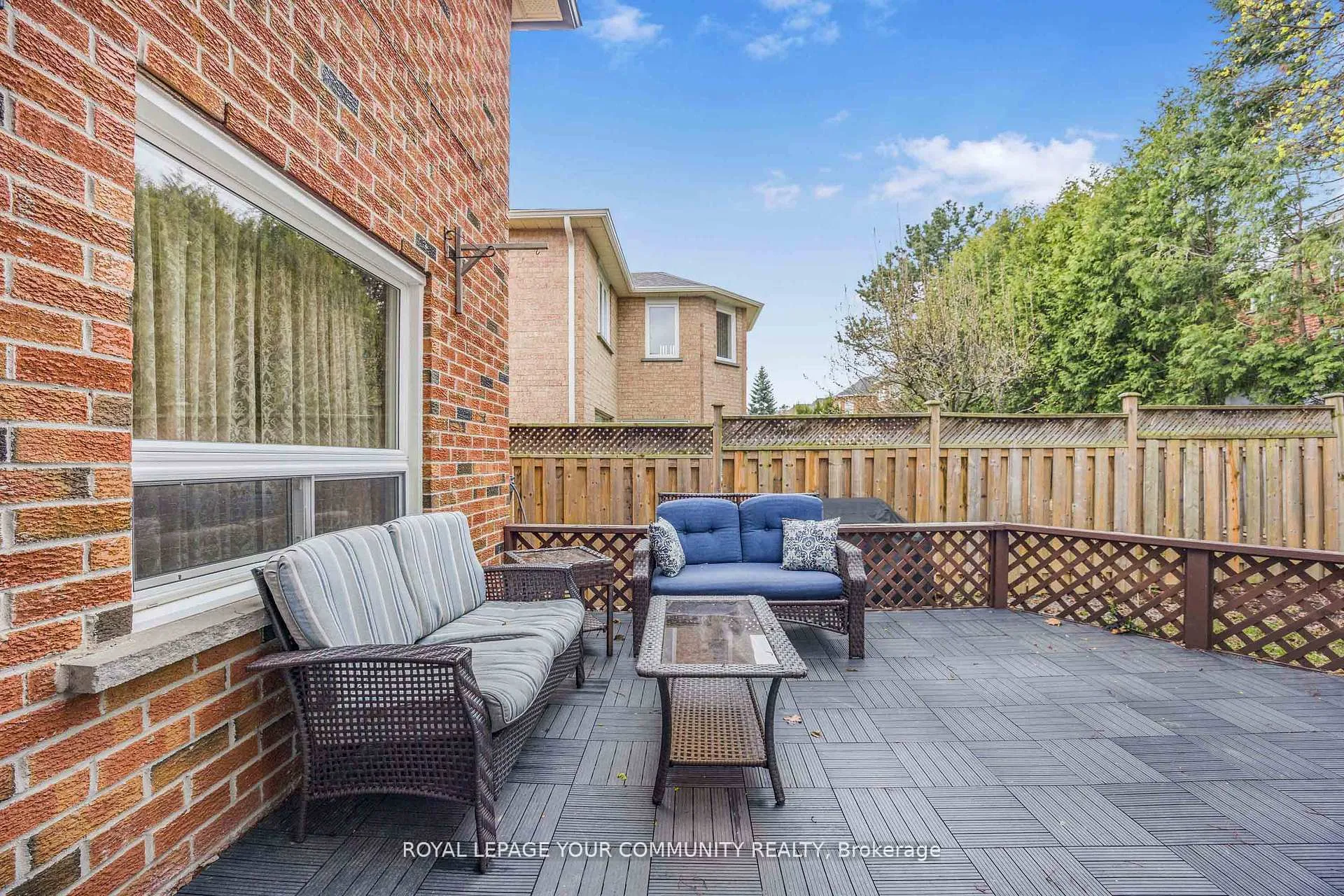 Photo 28 of 261 Hoover Drive W, Pickering, Rougemount — HOMEH