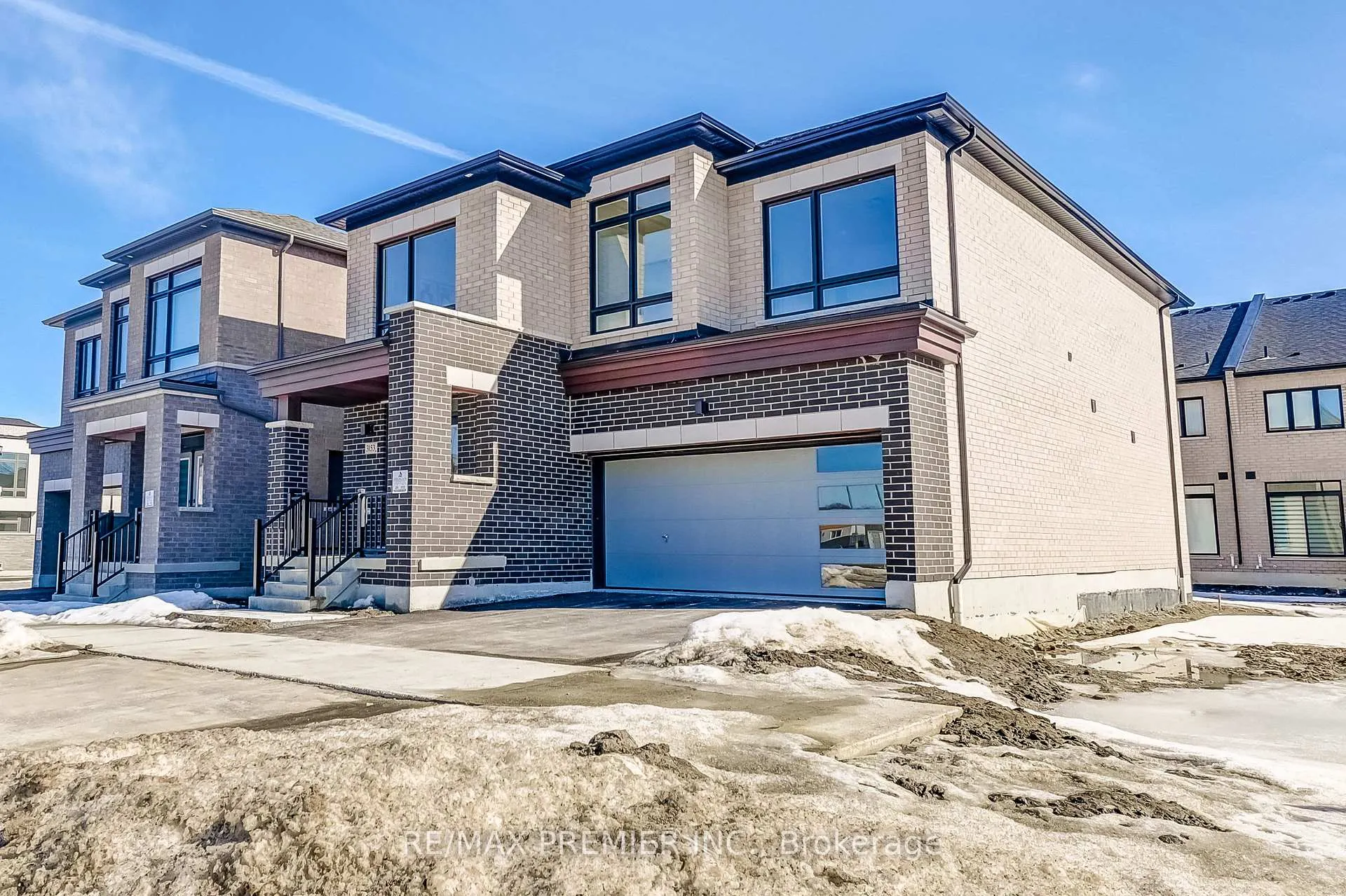 Photo 2 of 3153 Blazing Star Avenue, Pickering, Rural Pickering — HOMEH