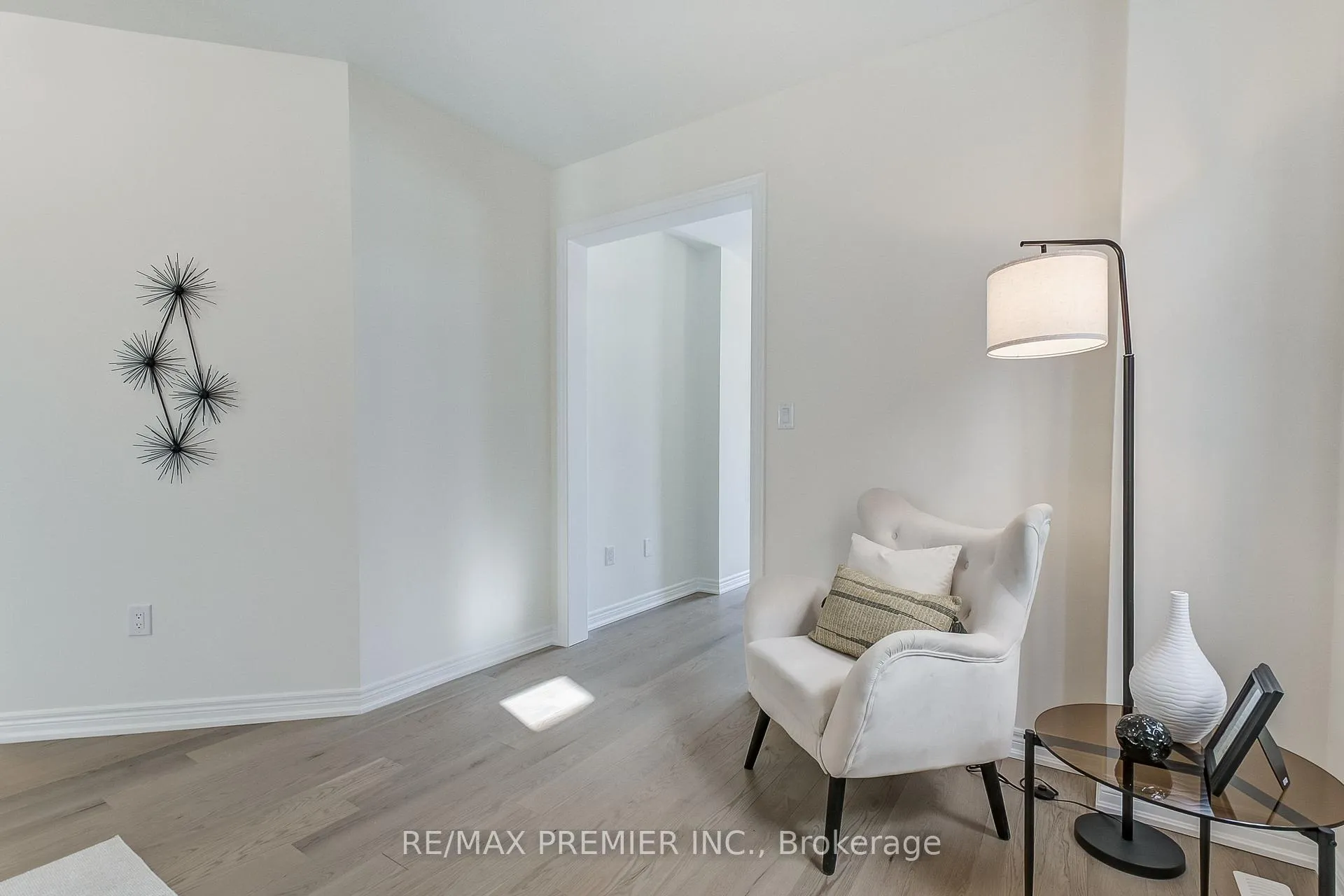 Photo 8 of 3153 Blazing Star Avenue, Pickering, Rural Pickering — HOMEH