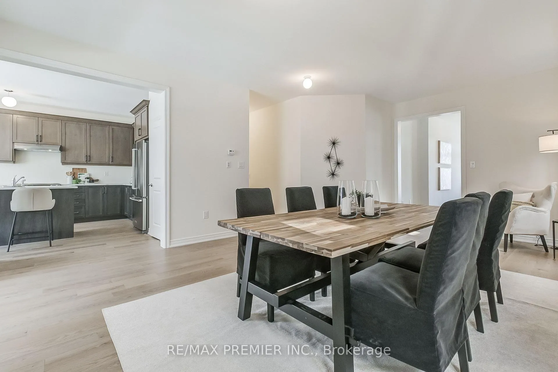 Photo 10 of 3153 Blazing Star Avenue, Pickering, Rural Pickering — HOMEH