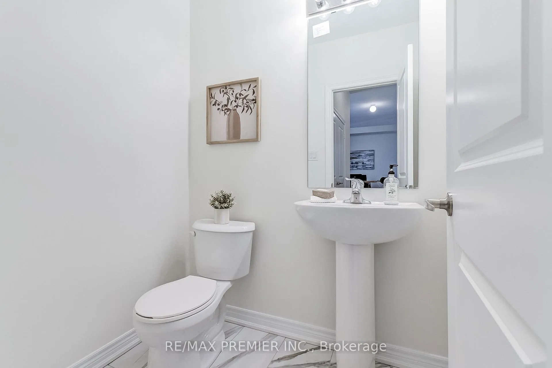 Photo 12 of 3153 Blazing Star Avenue, Pickering, Rural Pickering — HOMEH