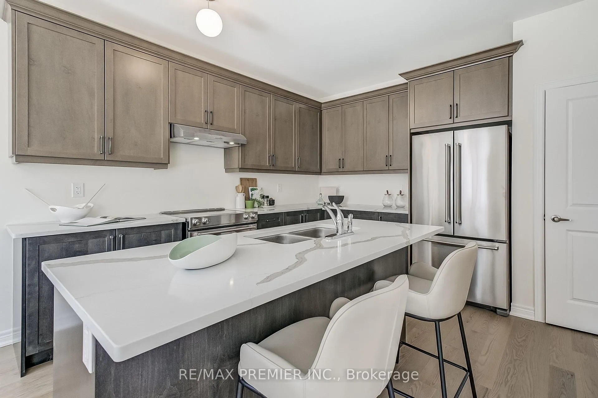 Photo 14 of 3153 Blazing Star Avenue, Pickering, Rural Pickering — HOMEH