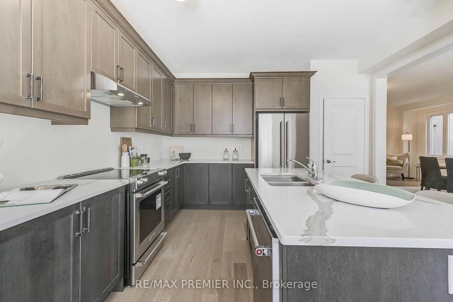 Photo 17 of 3153 Blazing Star Avenue, Pickering, Rural Pickering — HOMEH