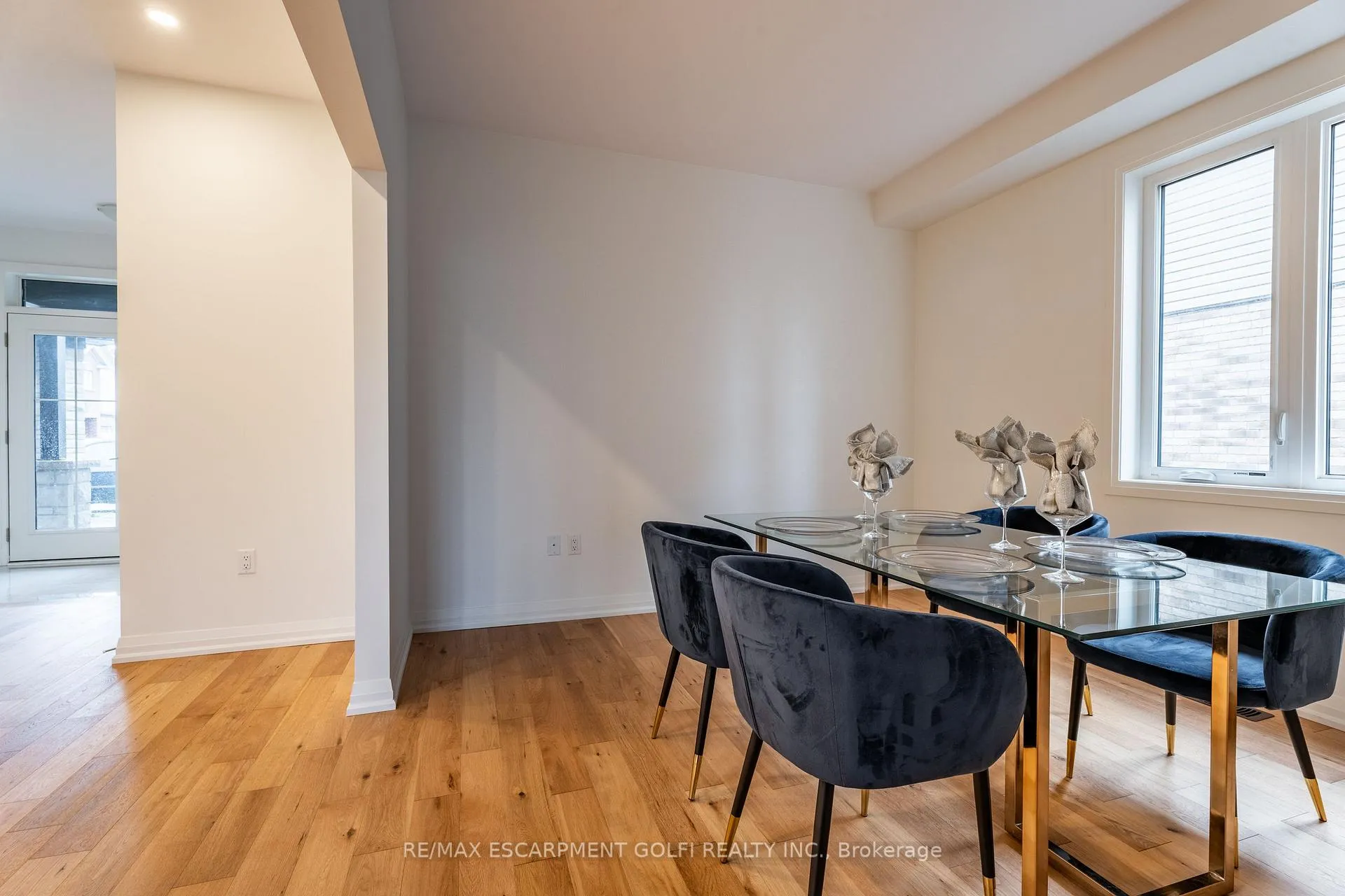 Photo 6 of 117 Whitefish Crescent, Hamilton, Stoney Creek — HOMEH