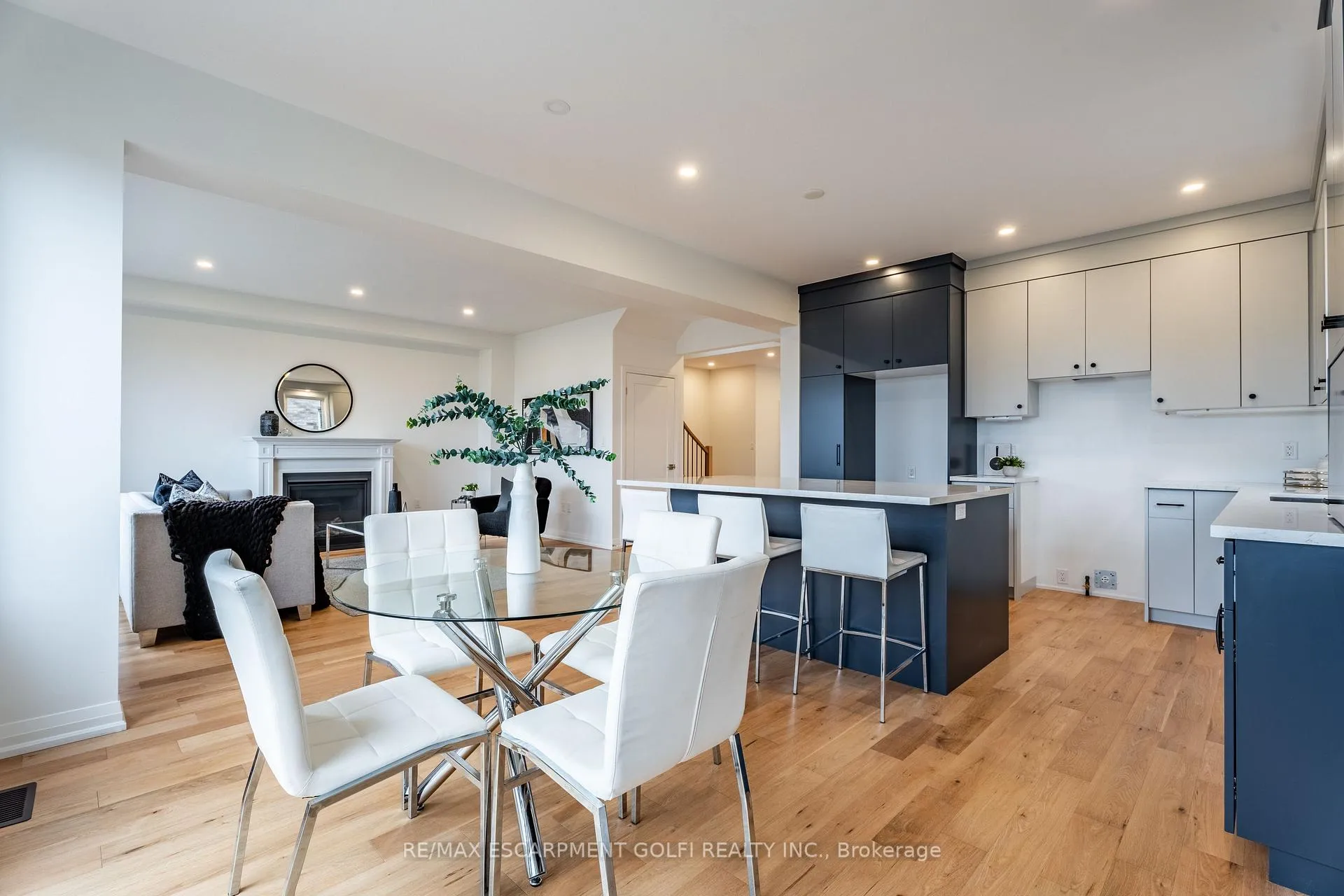 Photo 13 of 117 Whitefish Crescent, Hamilton, Stoney Creek — HOMEH