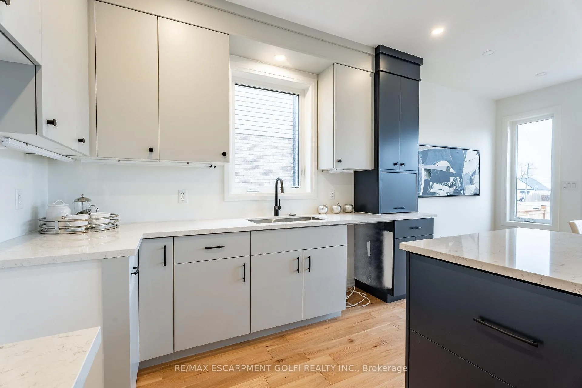 Photo 16 of 117 Whitefish Crescent, Hamilton, Stoney Creek — HOMEH
