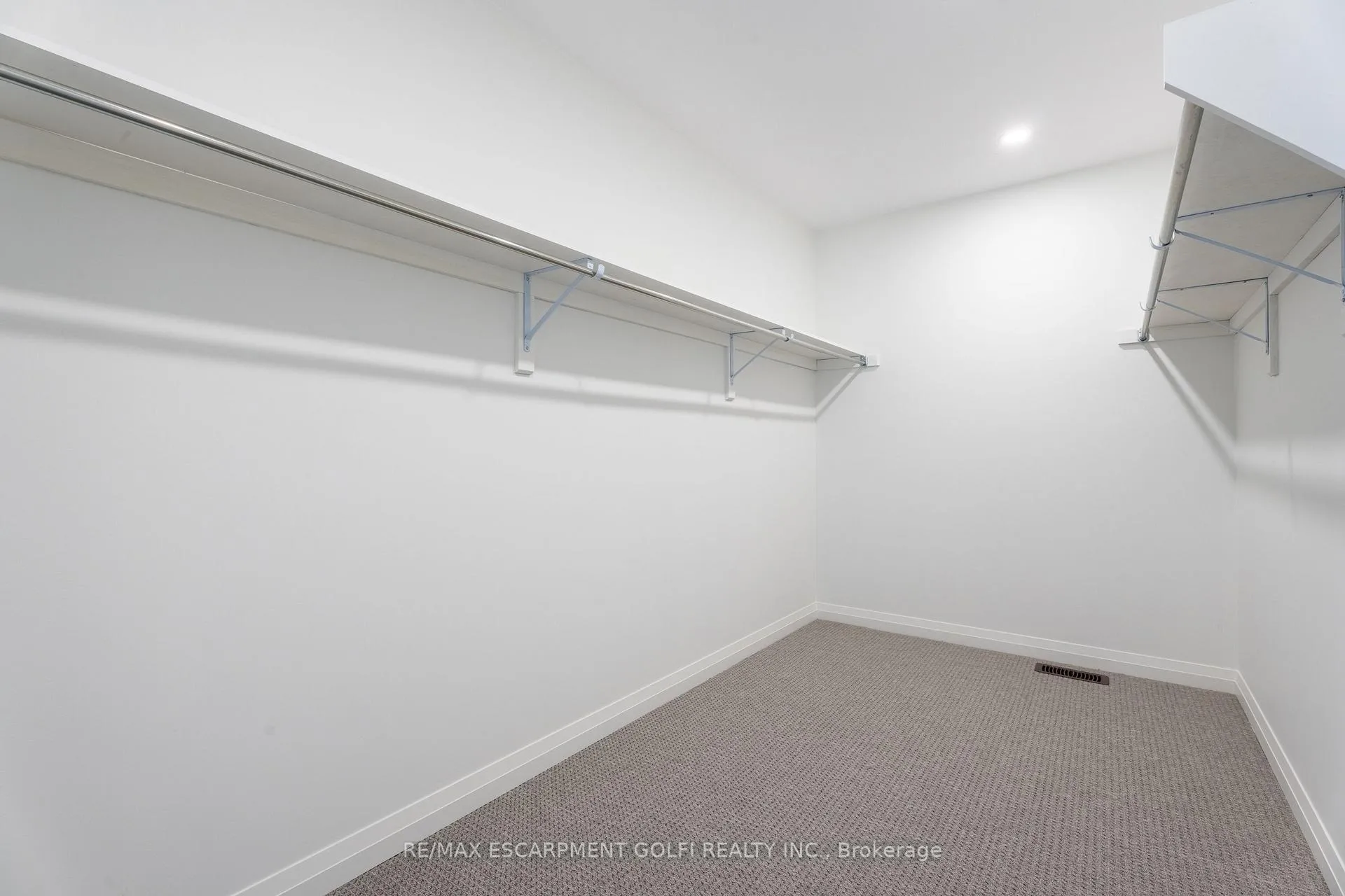 Photo 20 of 117 Whitefish Crescent, Hamilton, Stoney Creek — HOMEH