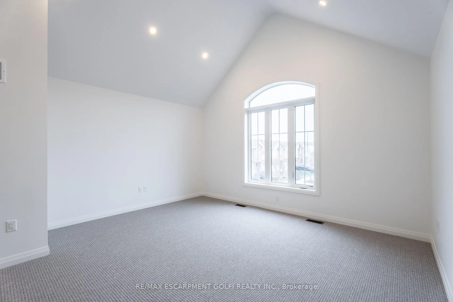 Photo 27 of 117 Whitefish Crescent, Hamilton, Stoney Creek — HOMEH