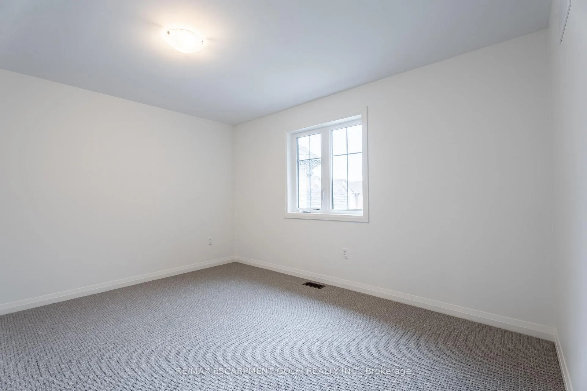 Photo 29 of 117 Whitefish Crescent, Hamilton, Stoney Creek — HOMEH