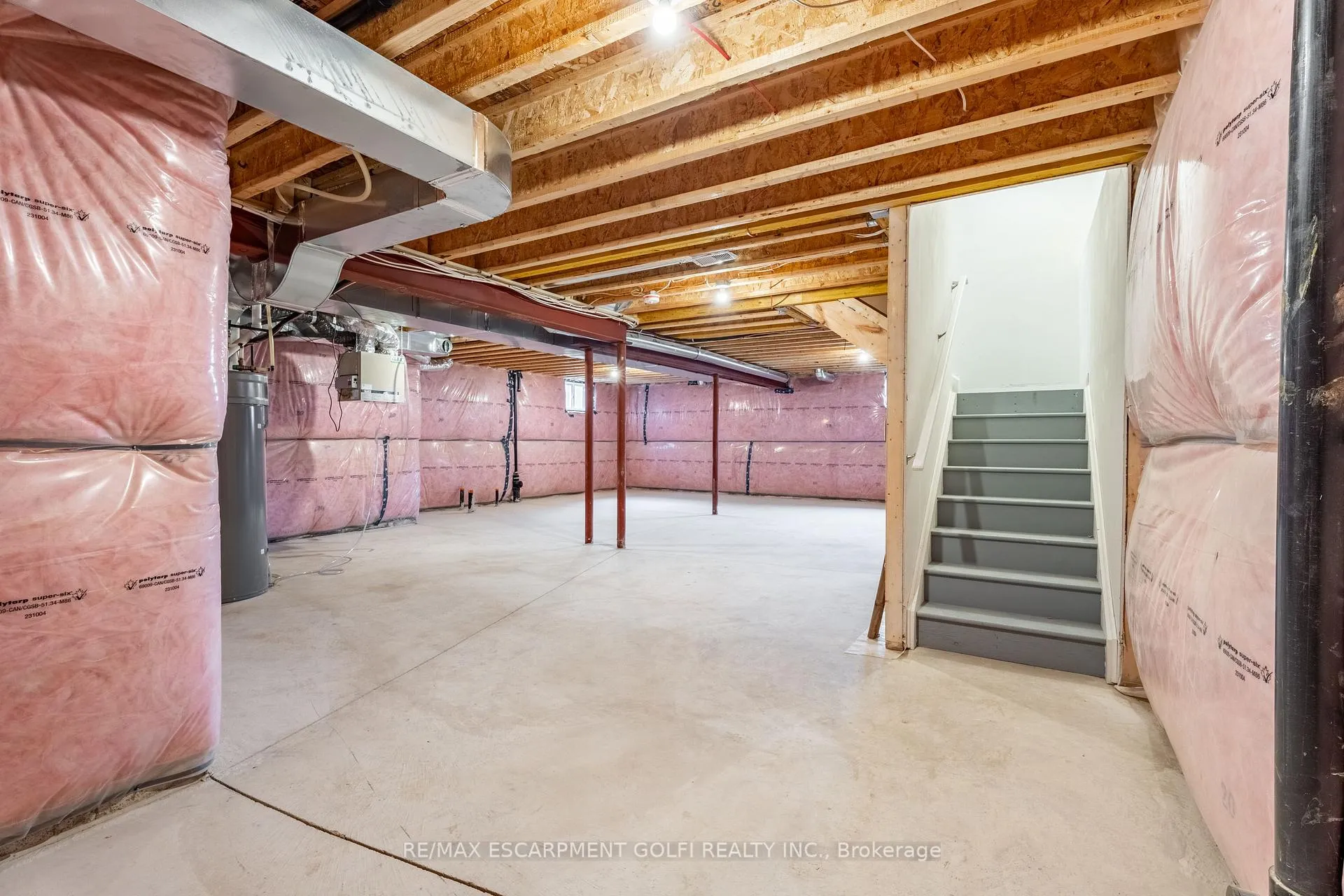 Photo 33 of 117 Whitefish Crescent, Hamilton, Stoney Creek — HOMEH