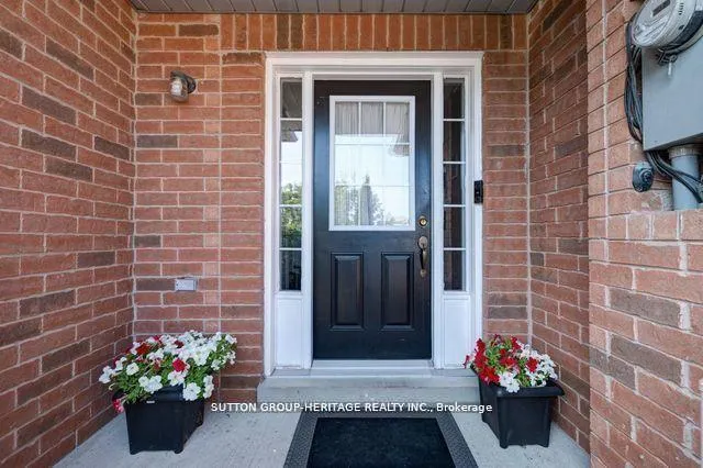 Photo 4 of 4 Hickman Road, Ajax, South East — HOMEH