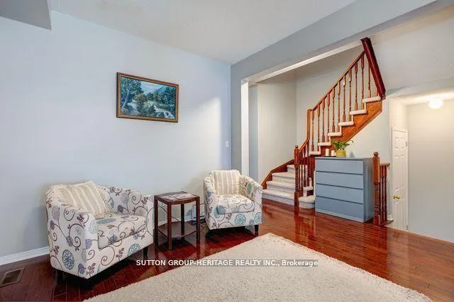 Photo 7 of 4 Hickman Road, Ajax, South East — HOMEH
