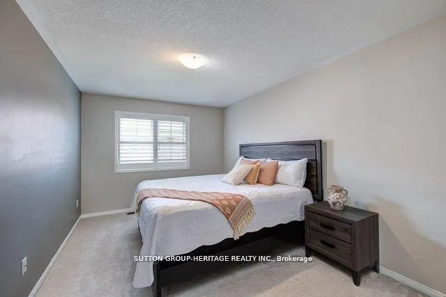 Photo 23 of 4 Hickman Road, Ajax, South East — HOMEH
