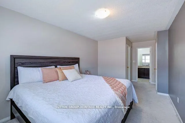 Photo 24 of 4 Hickman Road, Ajax, South East — HOMEH