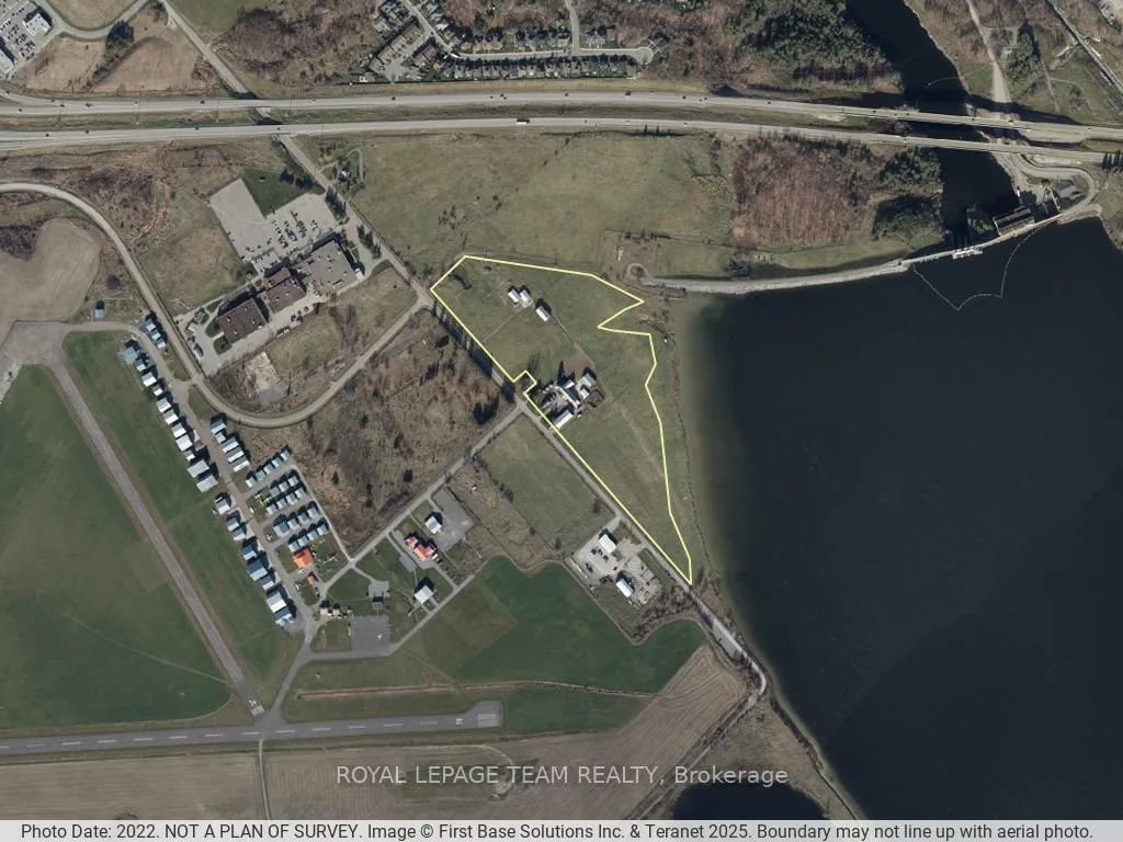Photo 3 of 210 Baskin Drive E, Arnprior — HOMEH