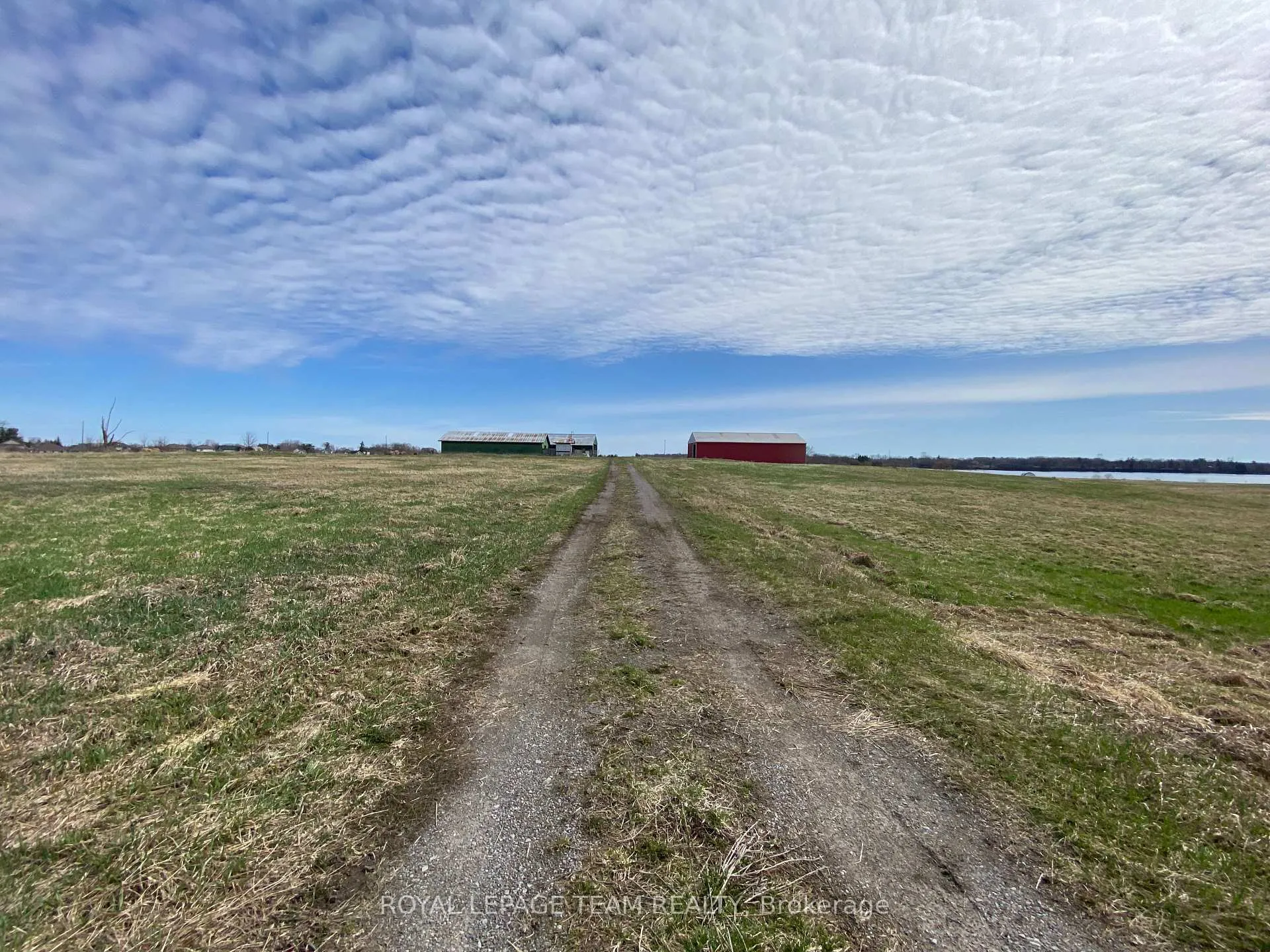Photo 15 of 210 Baskin Drive E, Arnprior — HOMEH