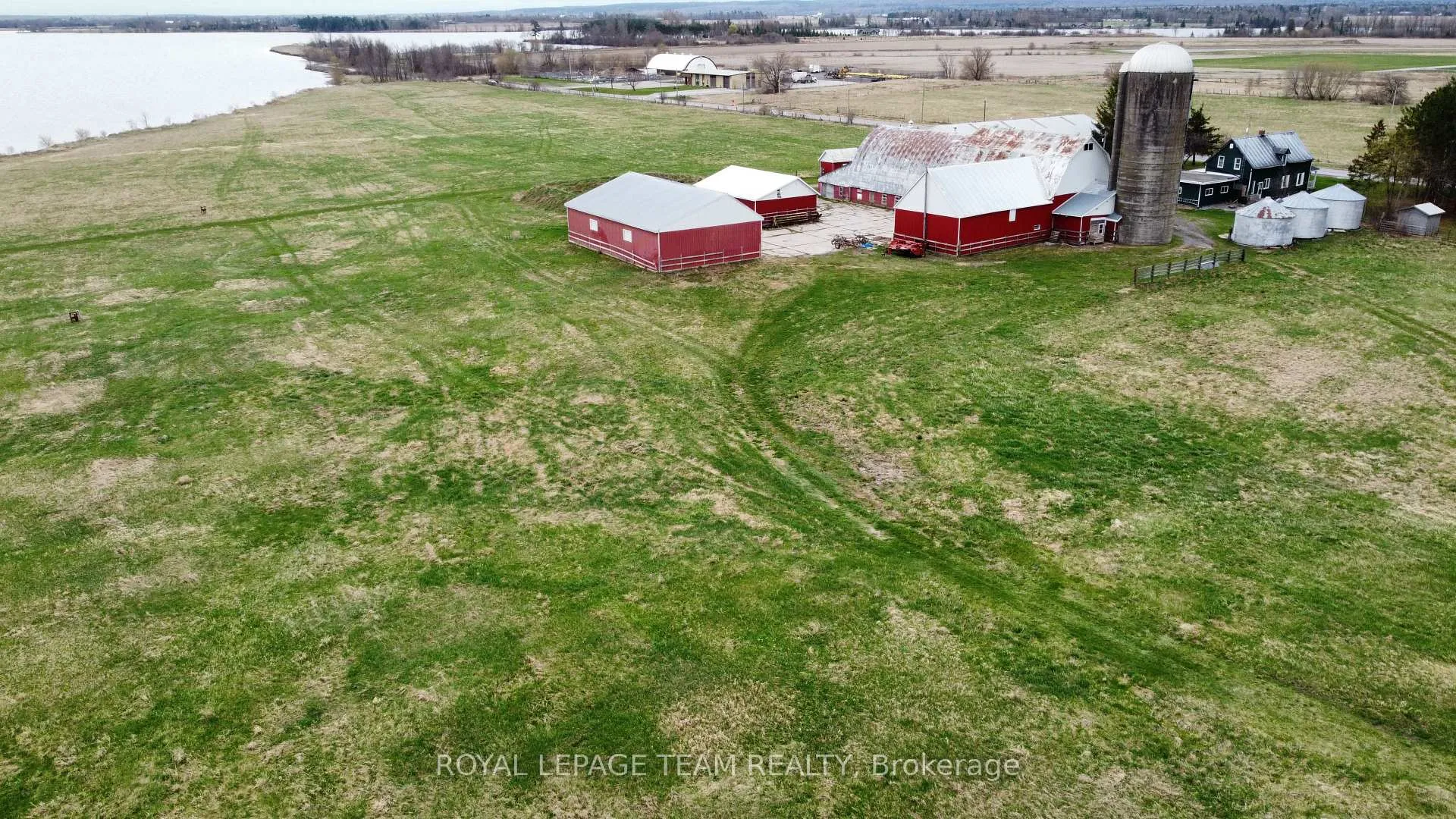 Photo 33 of 210 Baskin Drive E, Arnprior — HOMEH