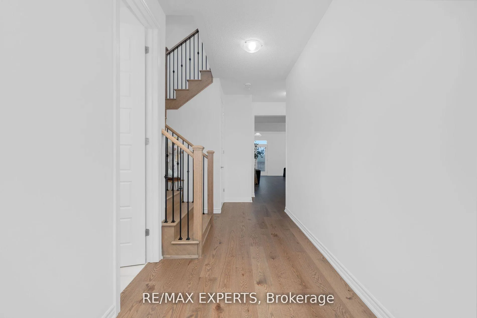 Photo 5 of 36 Shepherd Drive, Barrie, Rural Barrie Southeast — HOMEH