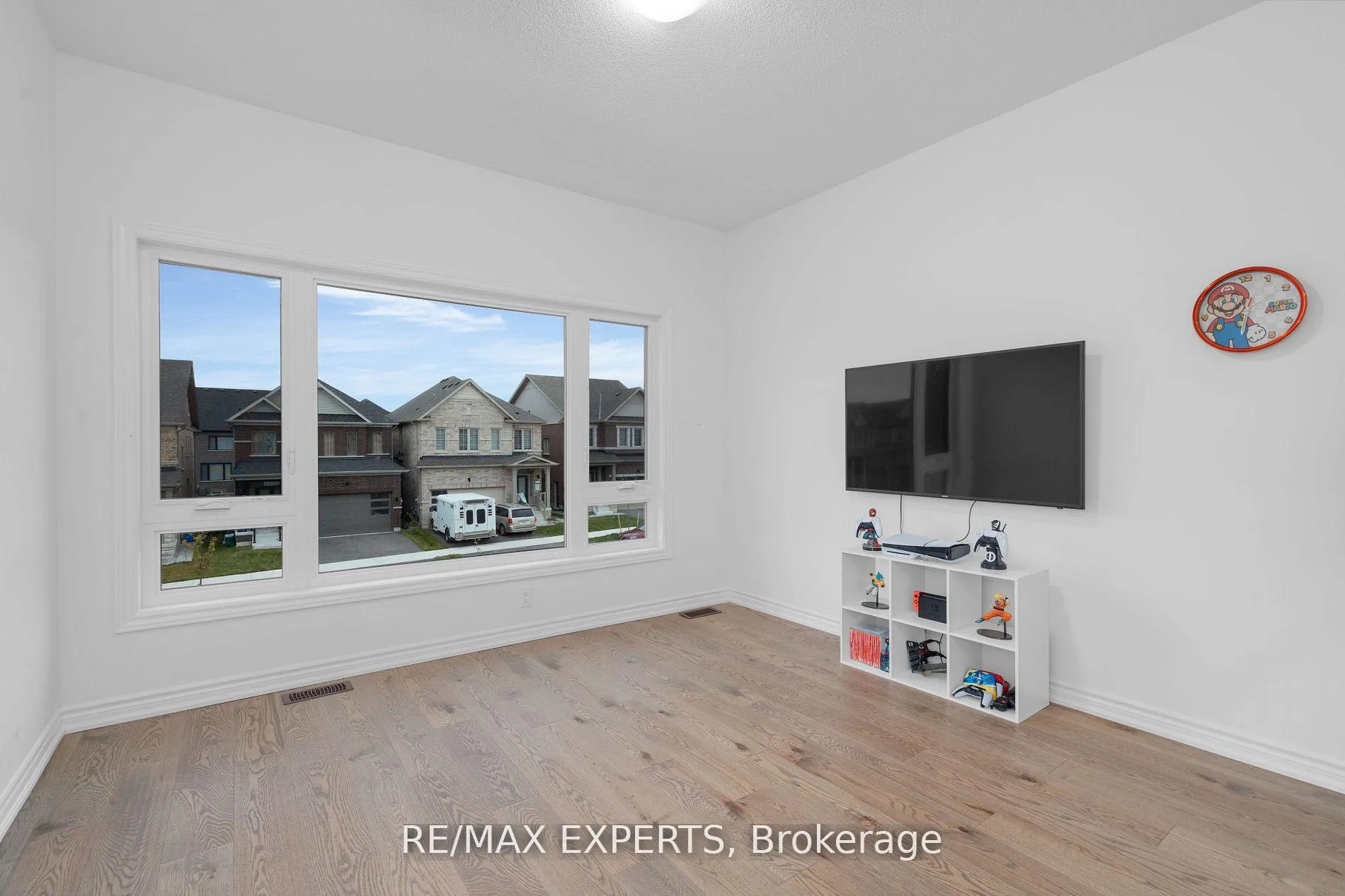 Photo 28 of 36 Shepherd Drive, Barrie, Rural Barrie Southeast — HOMEH