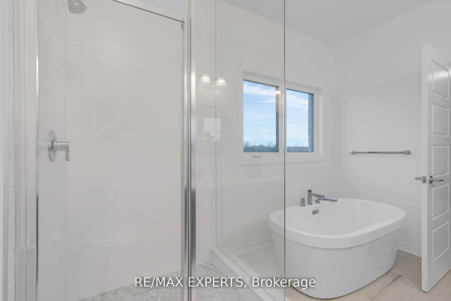 Photo 33 of 36 Shepherd Drive, Barrie, Rural Barrie Southeast — HOMEH