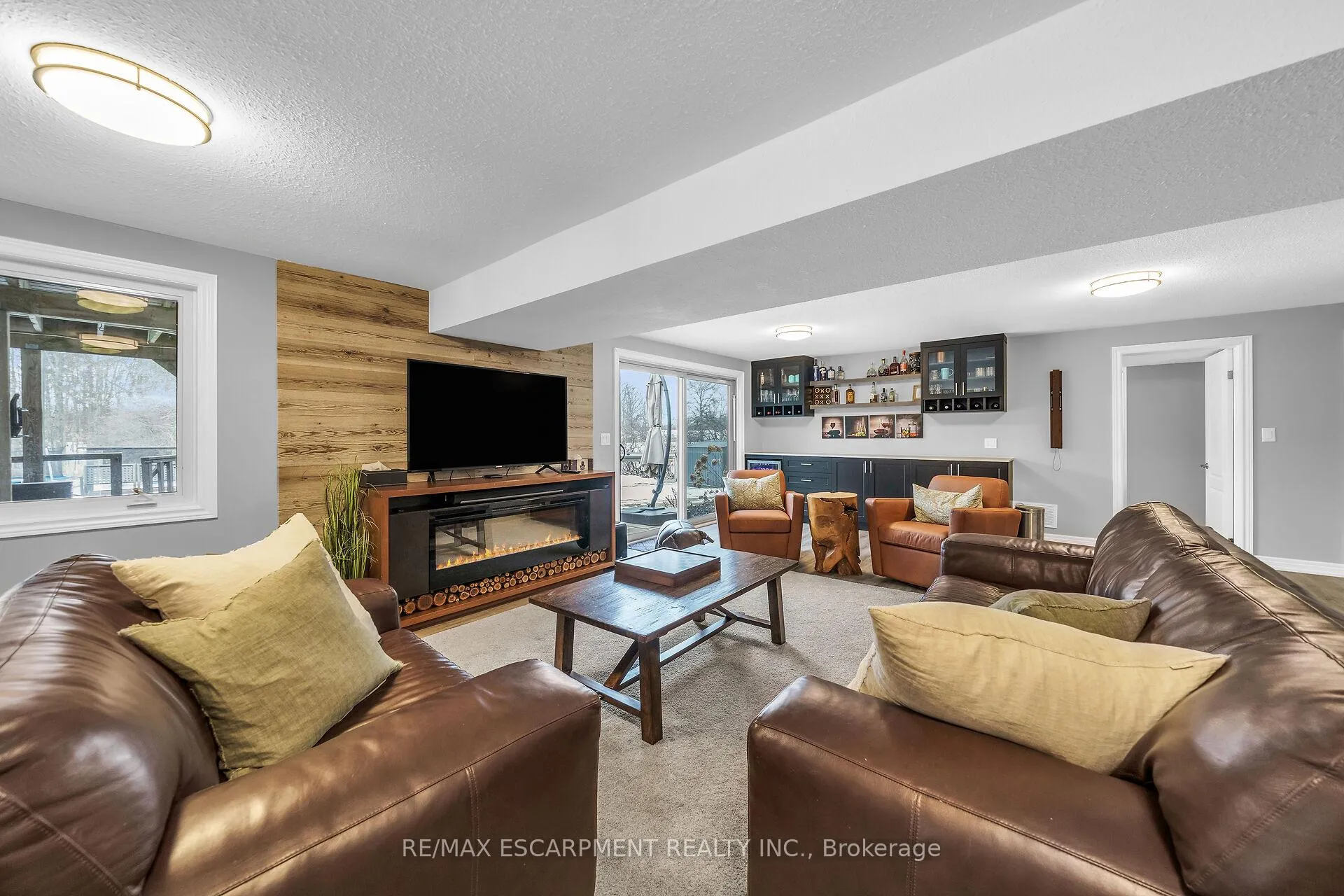 Photo 23 of 92 Celtic Drive, Haldimand — HOMEH