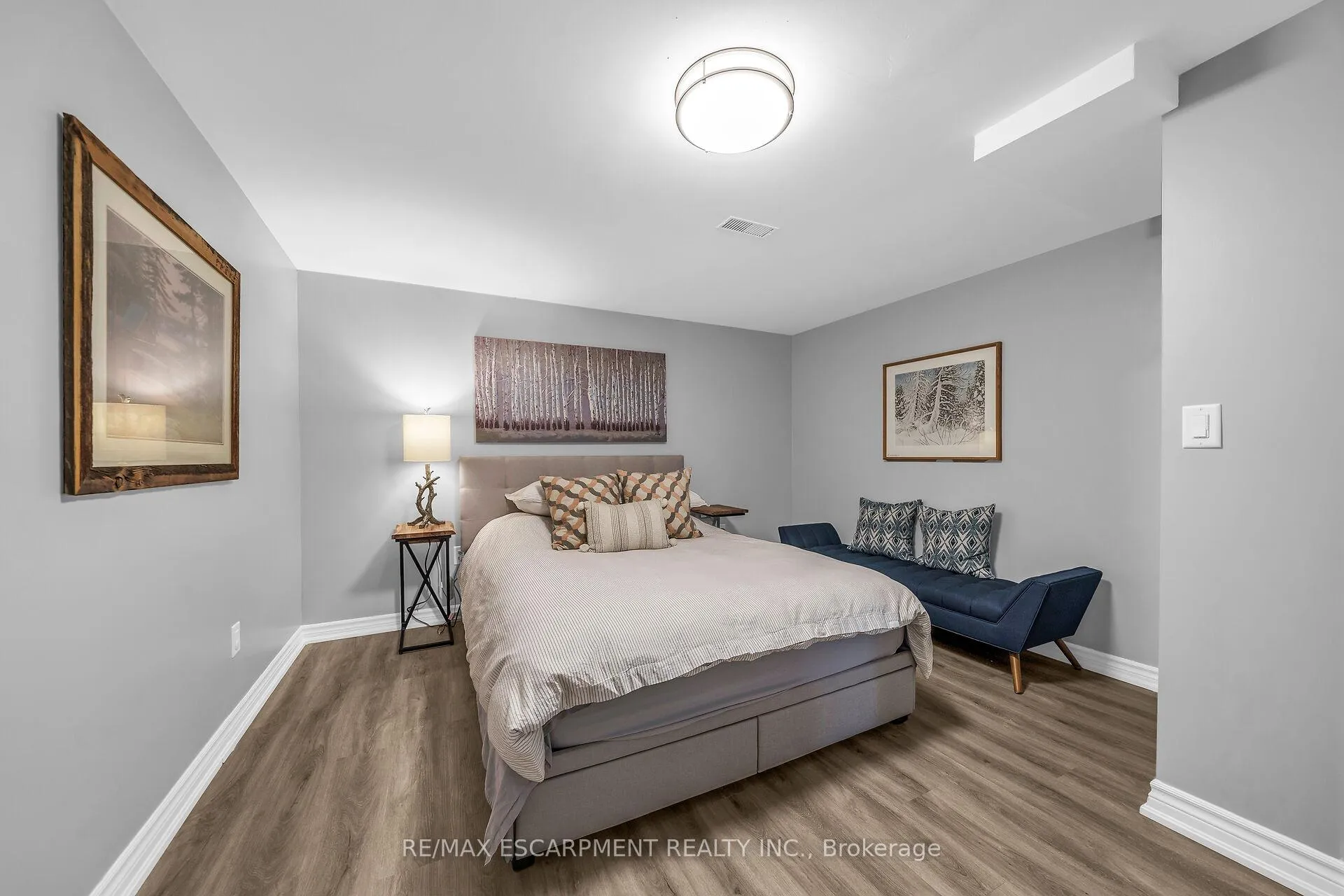Photo 29 of 92 Celtic Drive, Haldimand — HOMEH