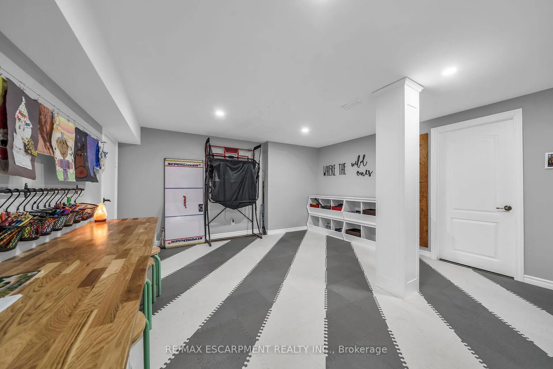 Photo 30 of 92 Celtic Drive, Haldimand — HOMEH