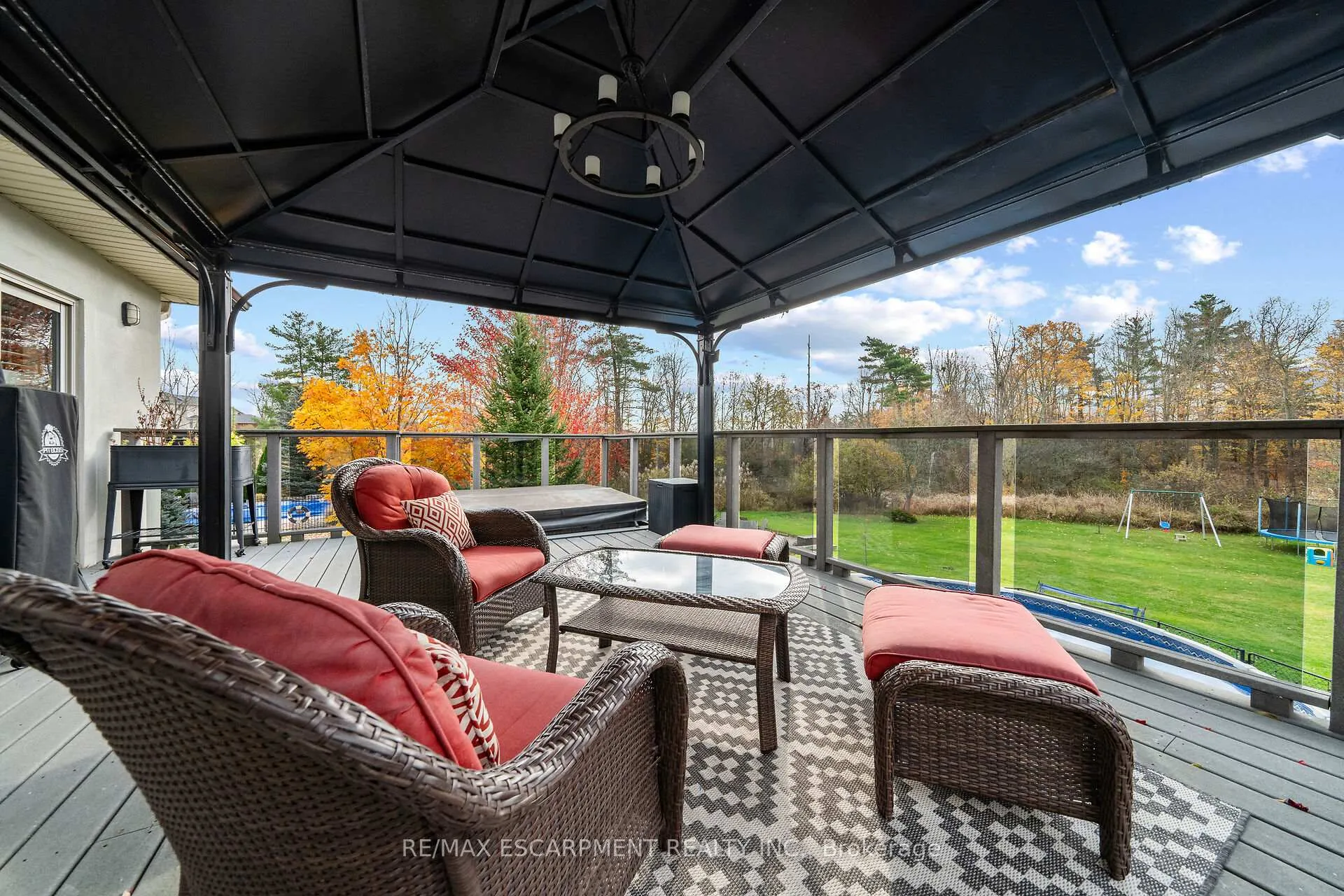 Photo 38 of 92 Celtic Drive, Haldimand — HOMEH