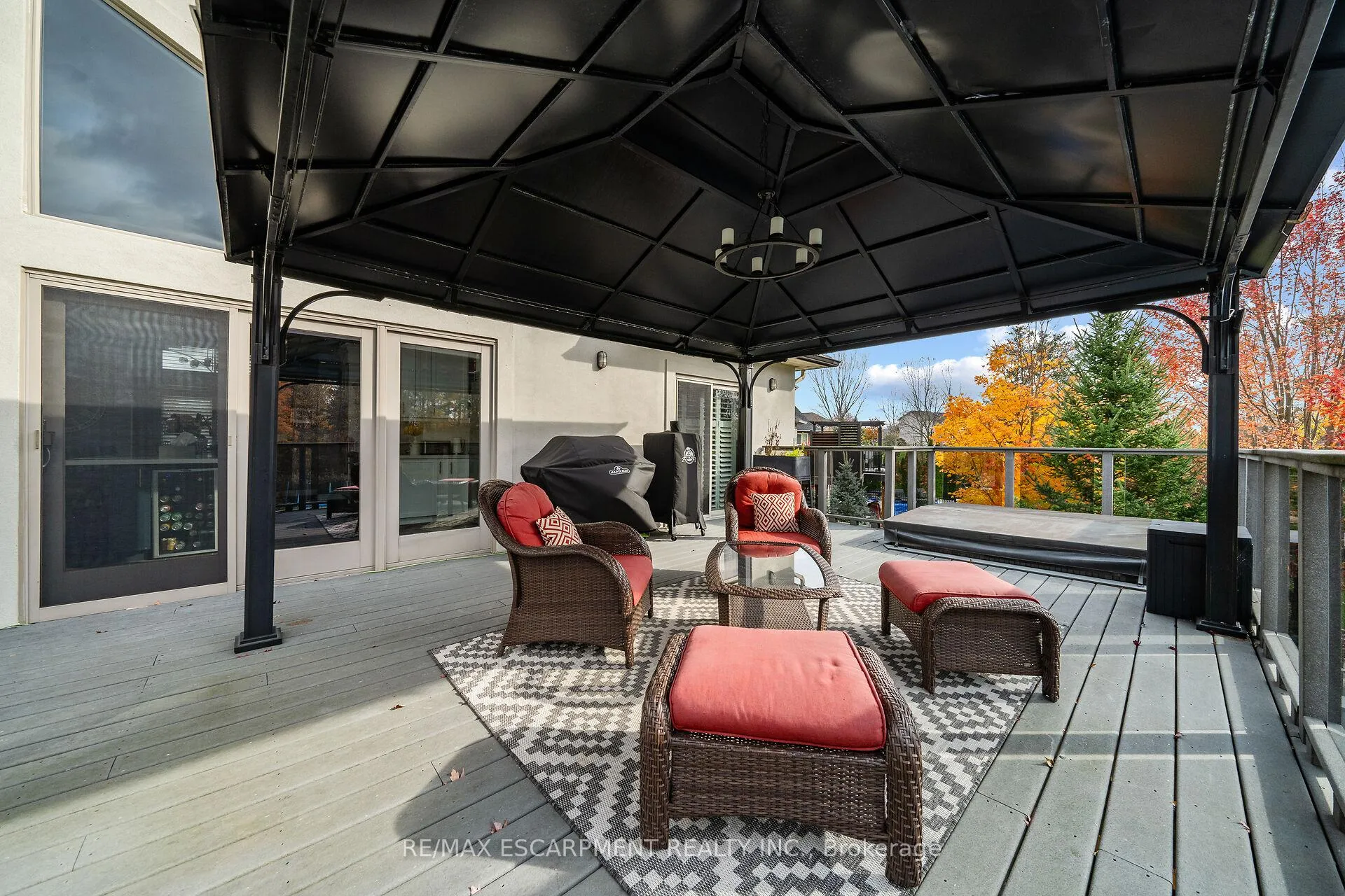 Photo 40 of 92 Celtic Drive, Haldimand — HOMEH