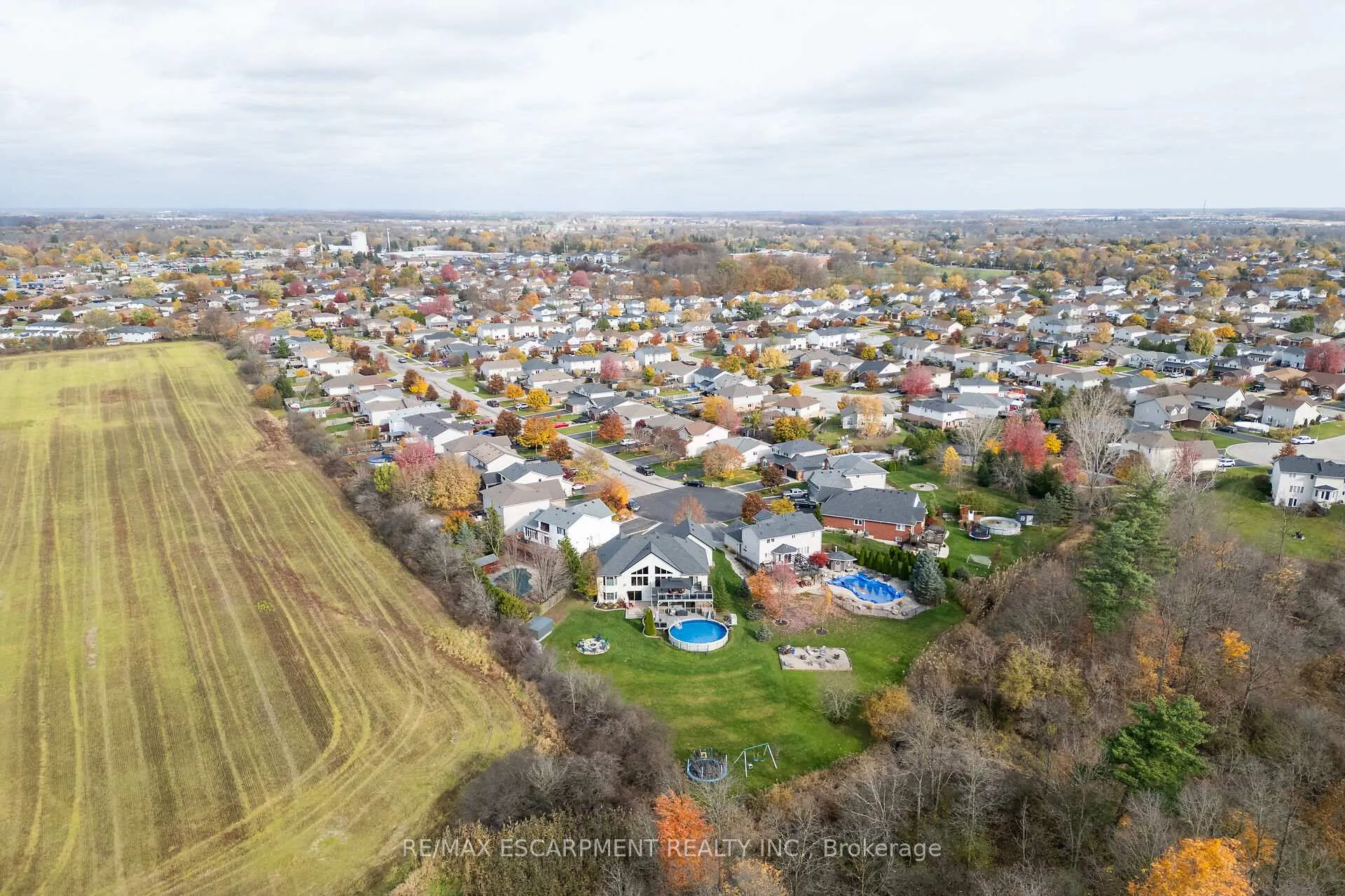 Photo 47 of 92 Celtic Drive, Haldimand — HOMEH