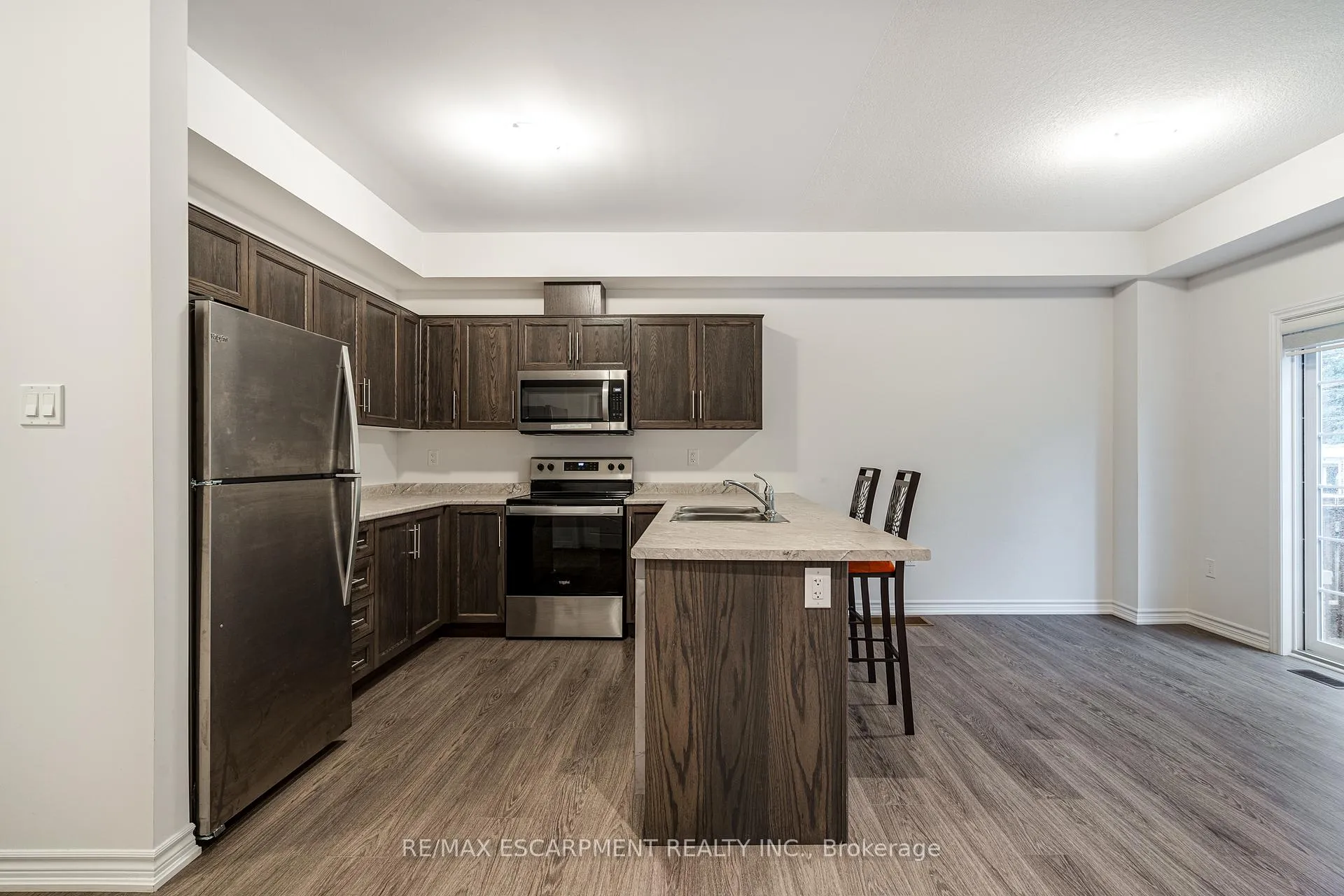 Photo 5 of 70 Dewberry Drive, Kitchener — HOMEH
