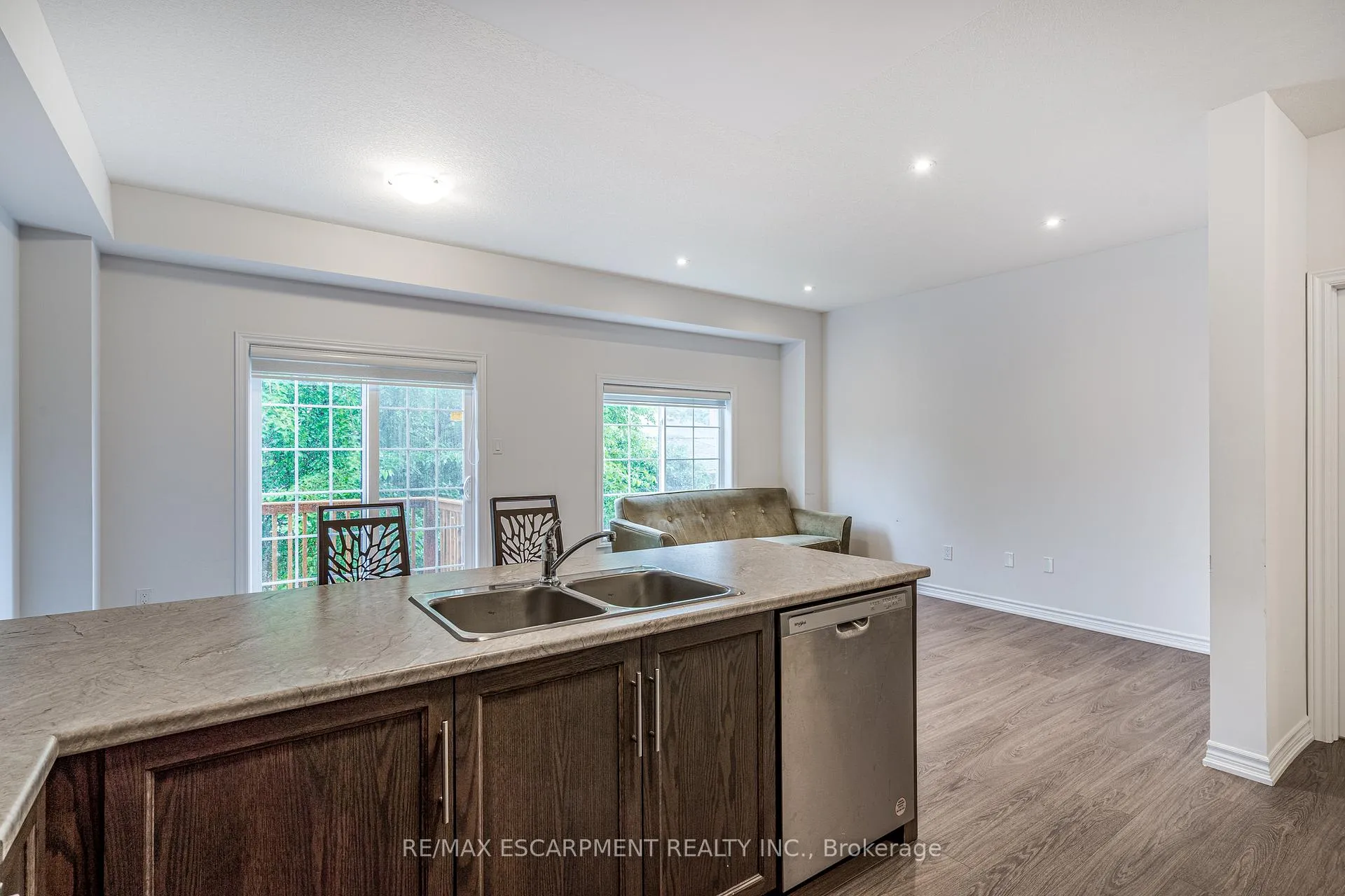 Photo 7 of 70 Dewberry Drive, Kitchener — HOMEH