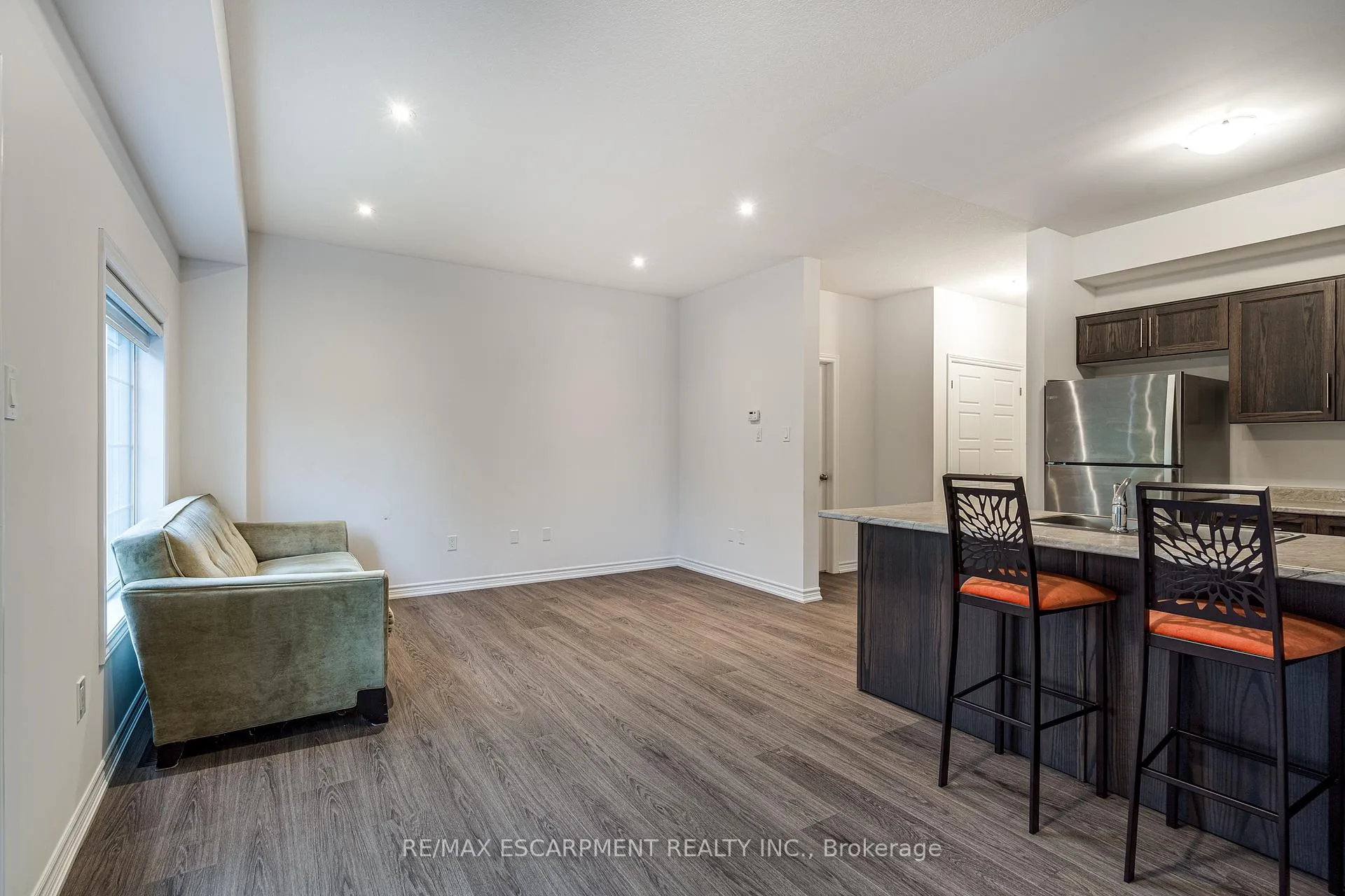 Photo 8 of 70 Dewberry Drive, Kitchener — HOMEH