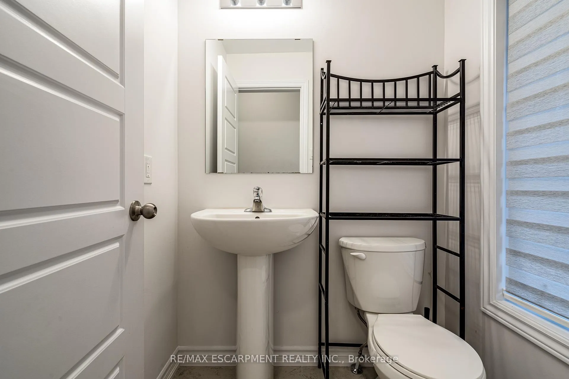 Photo 9 of 70 Dewberry Drive, Kitchener — HOMEH