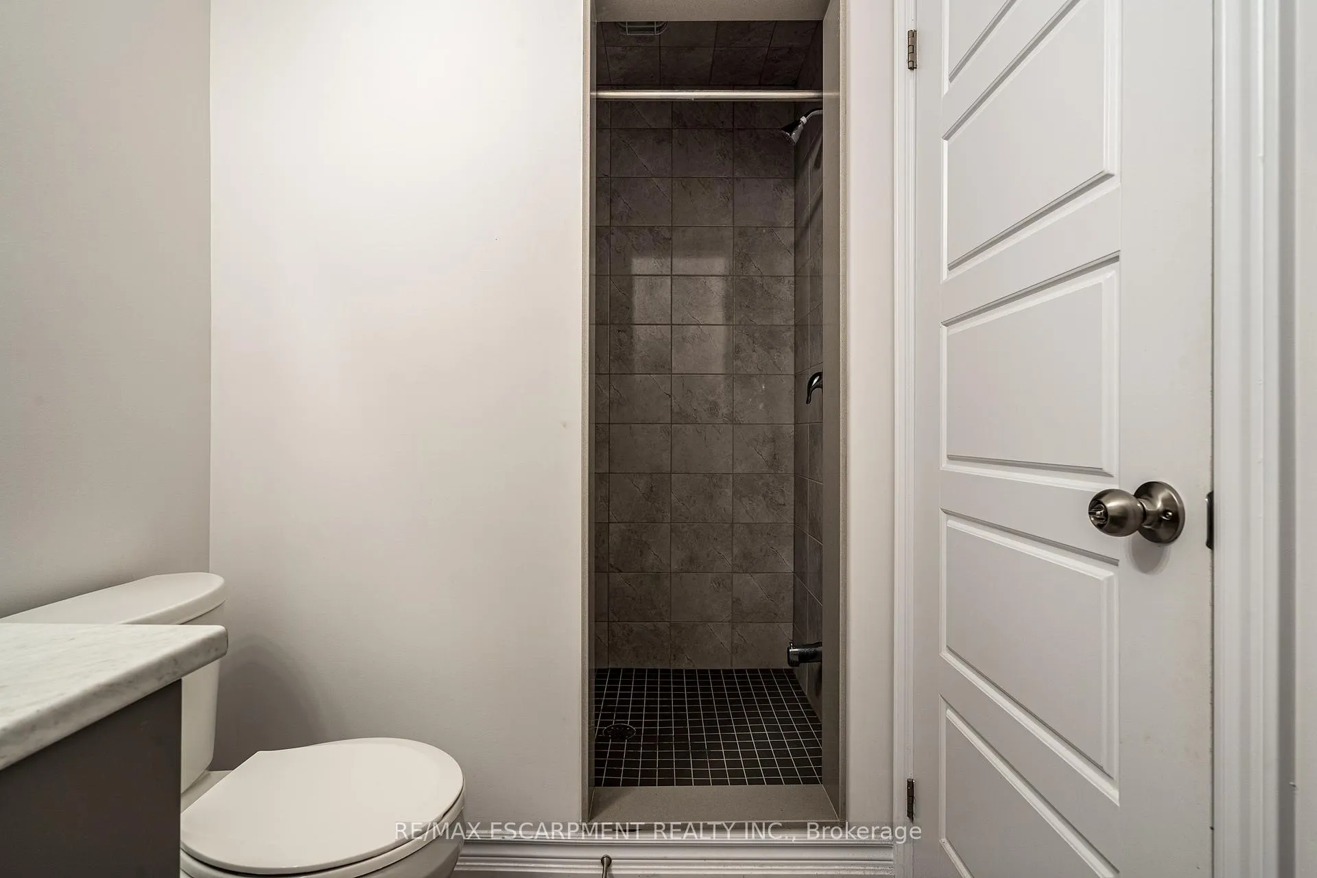 Photo 11 of 70 Dewberry Drive, Kitchener — HOMEH