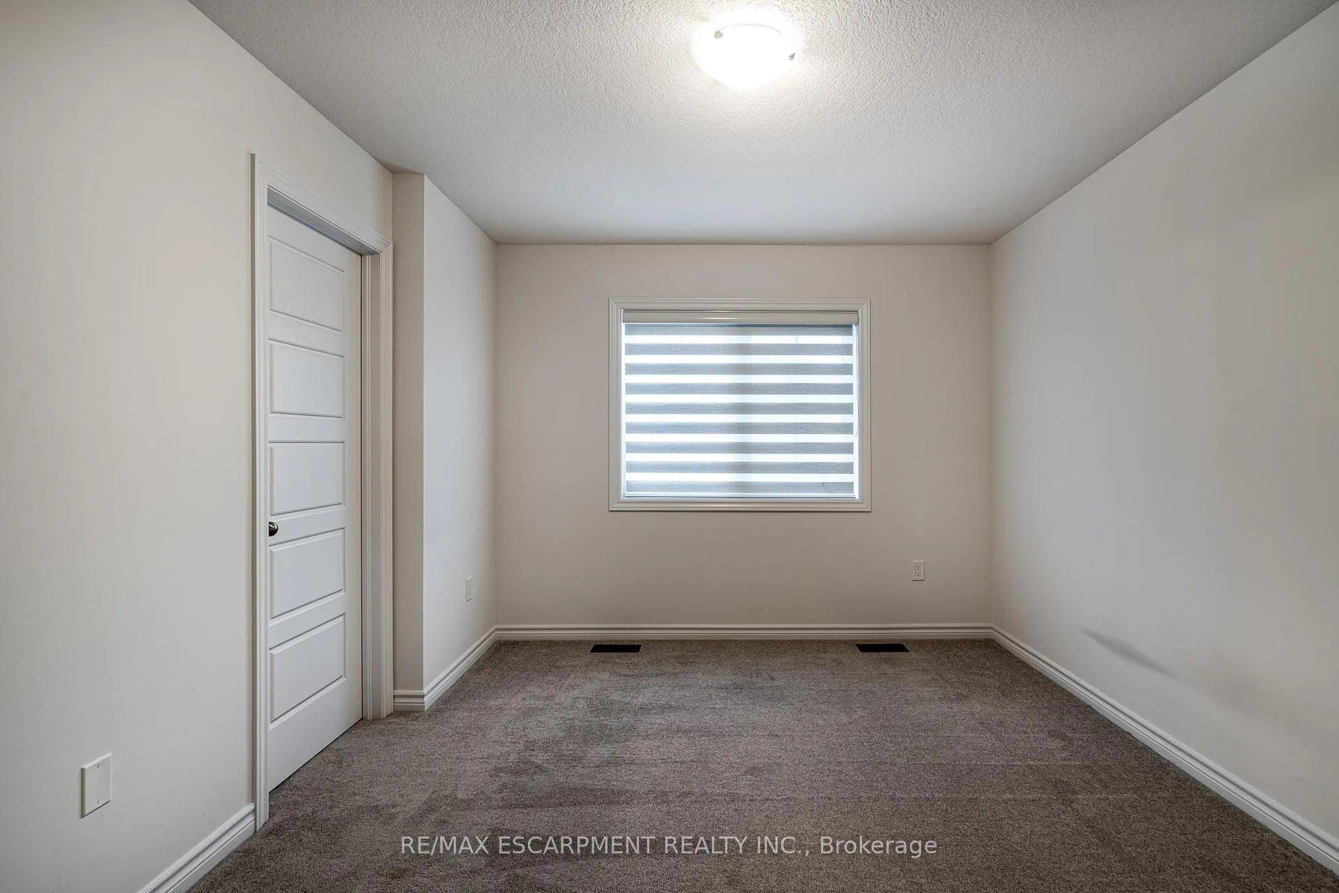 Photo 13 of 70 Dewberry Drive, Kitchener — HOMEH