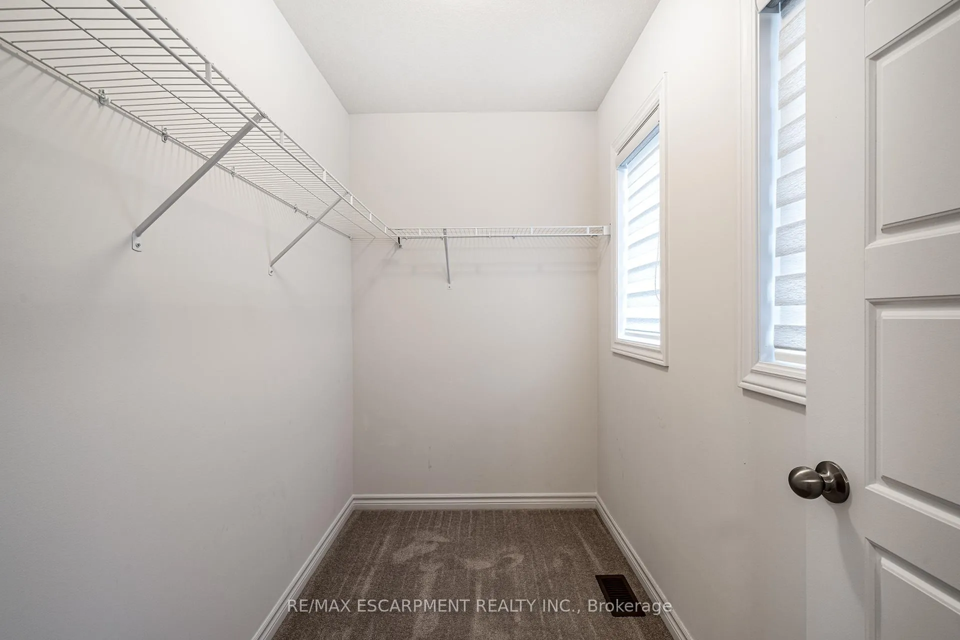 Photo 17 of 70 Dewberry Drive, Kitchener — HOMEH