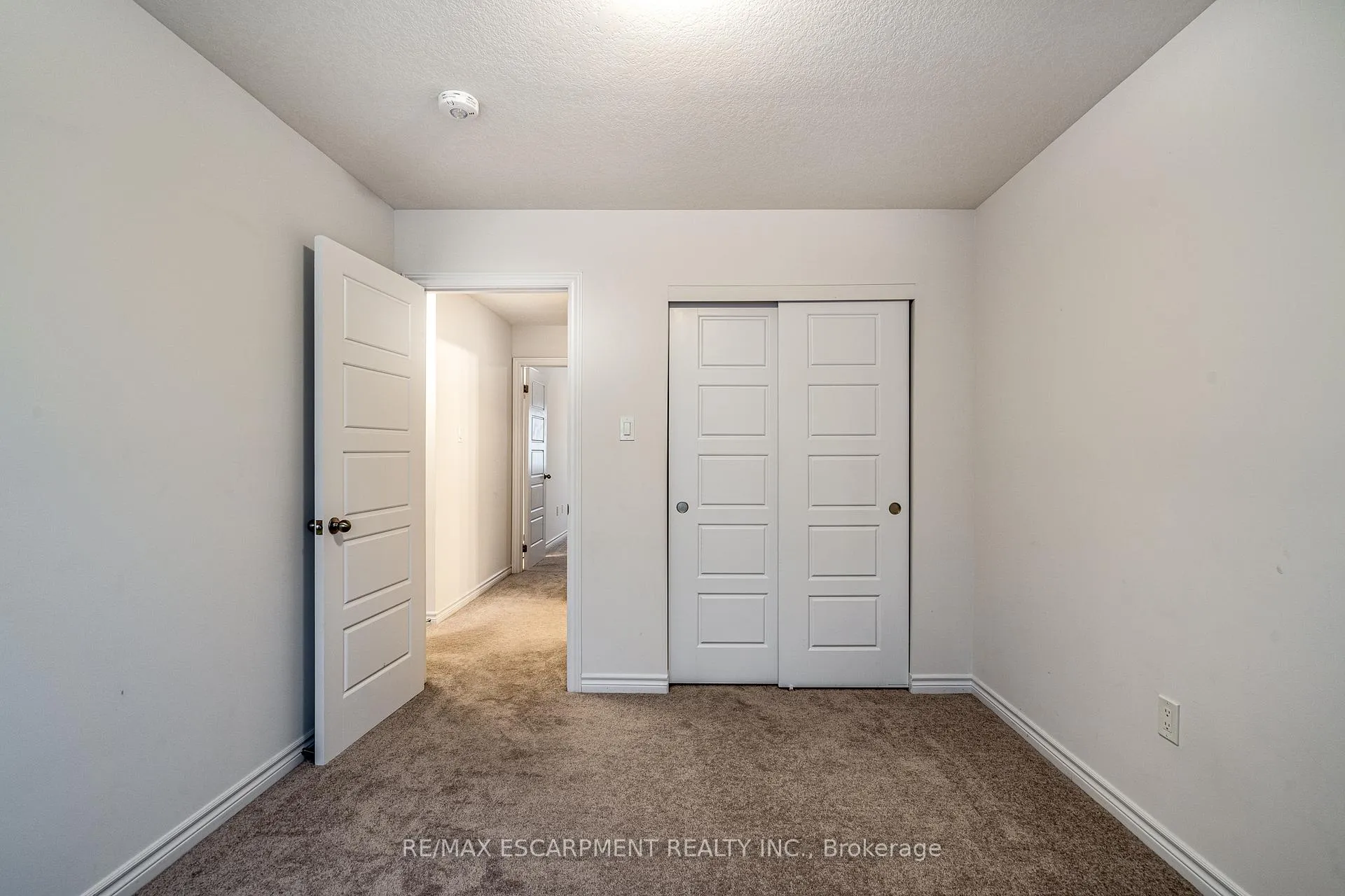 Photo 19 of 70 Dewberry Drive, Kitchener — HOMEH