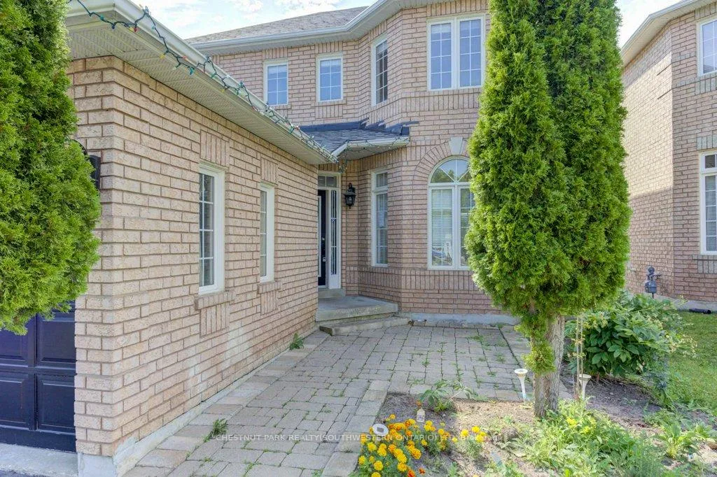 Photo 3 of 1958 Romina Court, Innisfil, Alcona — HOMEH