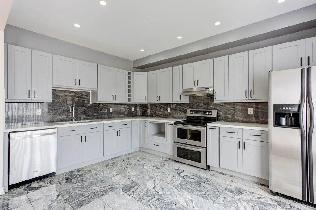 Photo 16 of 1958 Romina Court, Innisfil, Alcona — HOMEH