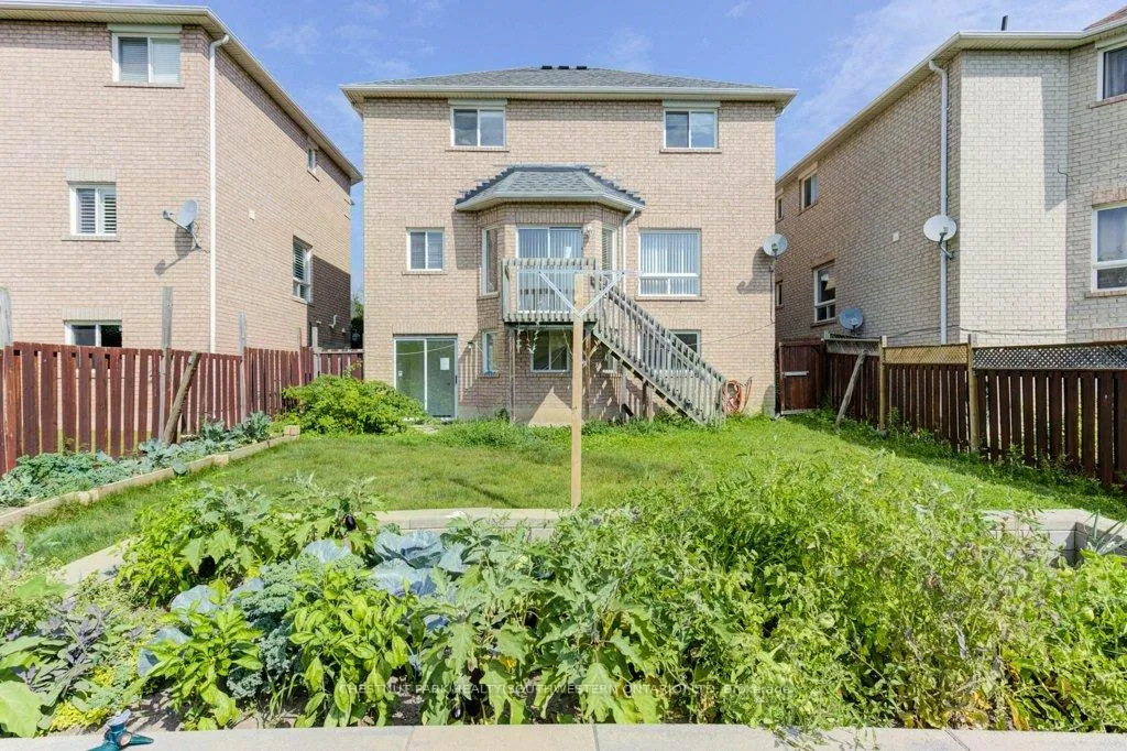 Photo 39 of 1958 Romina Court, Innisfil, Alcona — HOMEH