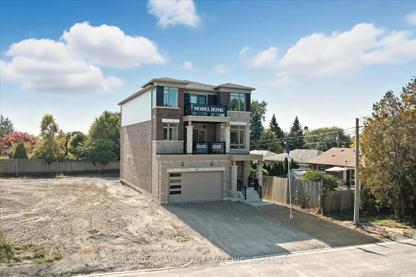 Front of 965 Queensdale Avenue