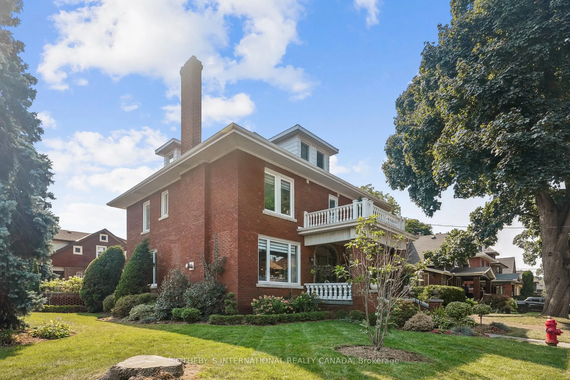 Photo 1 of 972 Montclair Avenue, Hamilton, Delta — HOMEH