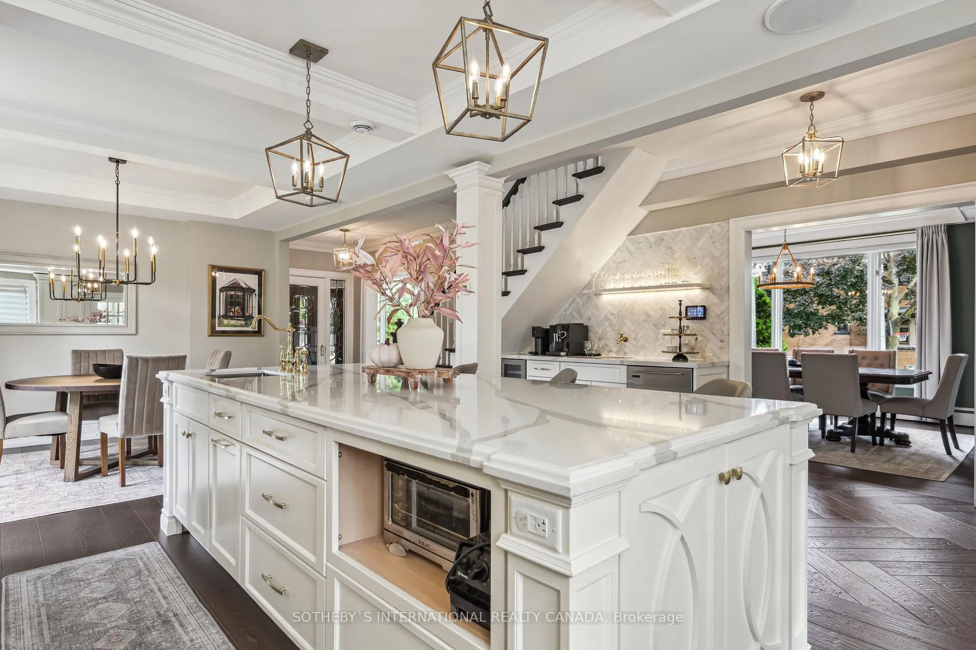 Photo 11 of 972 Montclair Avenue, Hamilton, Delta — HOMEH