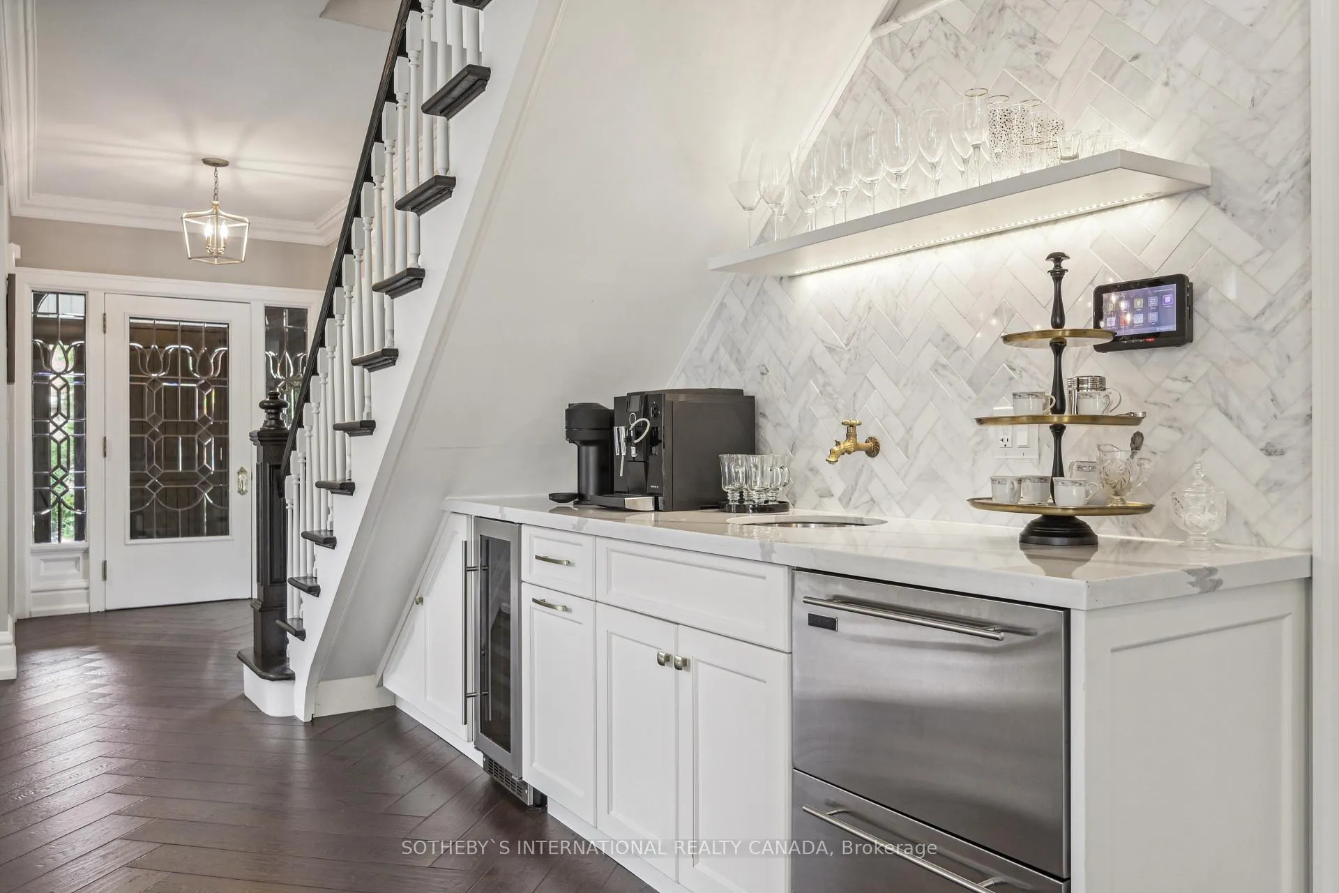 Photo 17 of 972 Montclair Avenue, Hamilton, Delta — HOMEH