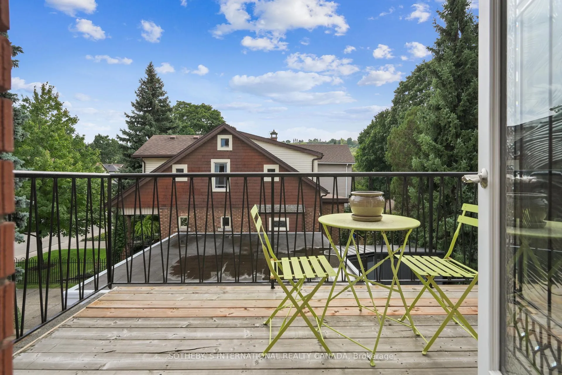 Photo 20 of 972 Montclair Avenue, Hamilton, Delta — HOMEH