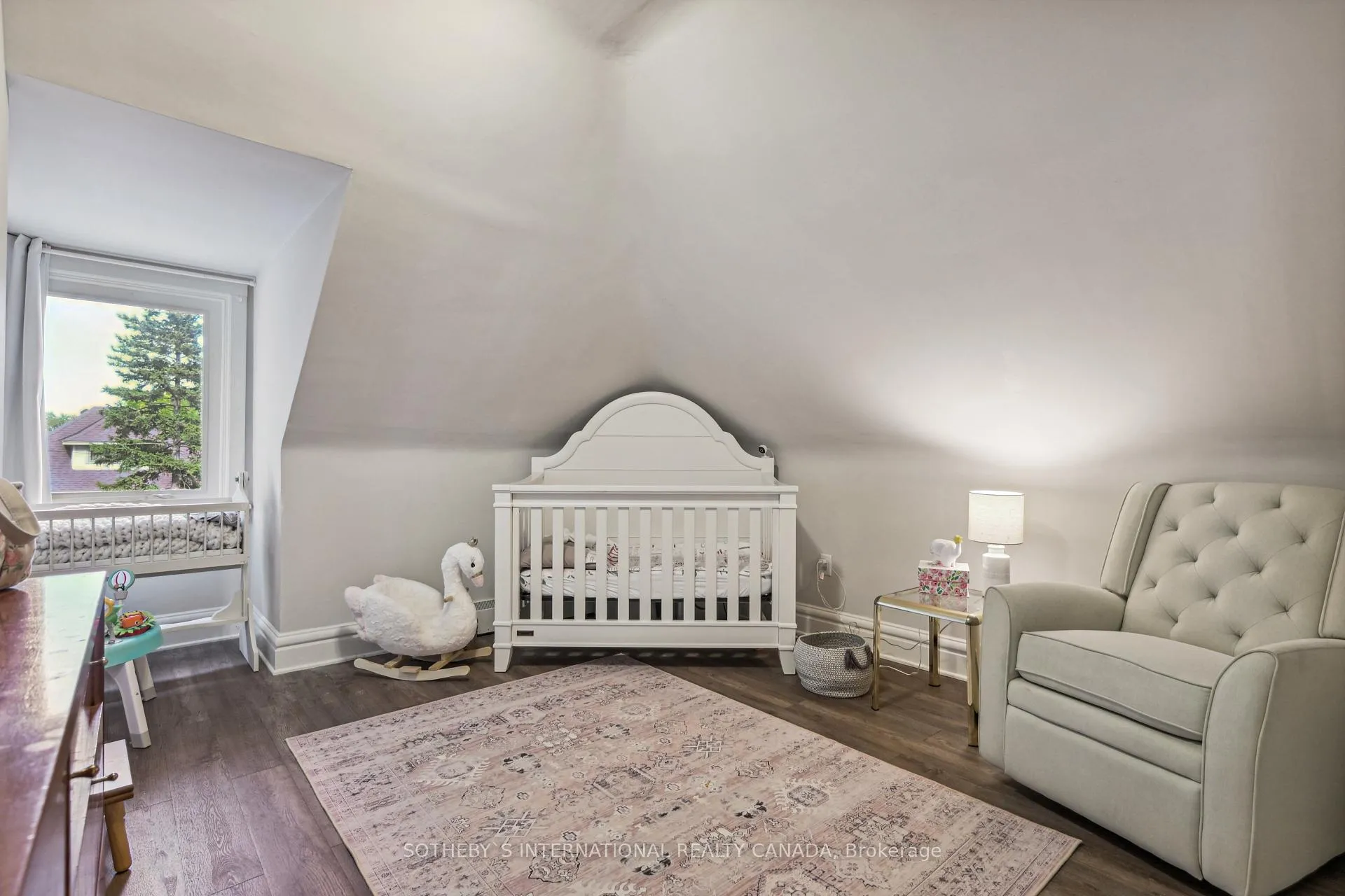 Photo 32 of 972 Montclair Avenue, Hamilton, Delta — HOMEH
