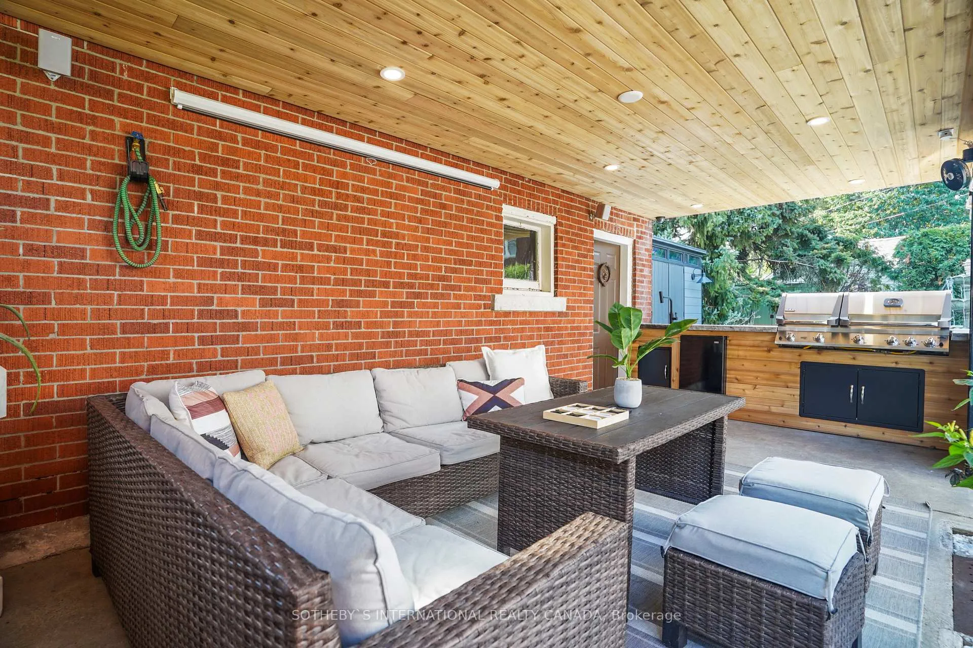 Photo 36 of 972 Montclair Avenue, Hamilton, Delta — HOMEH